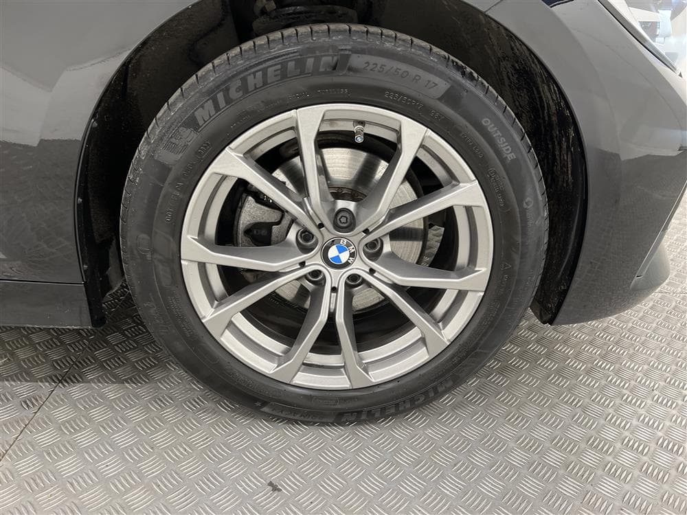 BMW 320d xDrive 190hk MHVE Sport line Cockpit Drag