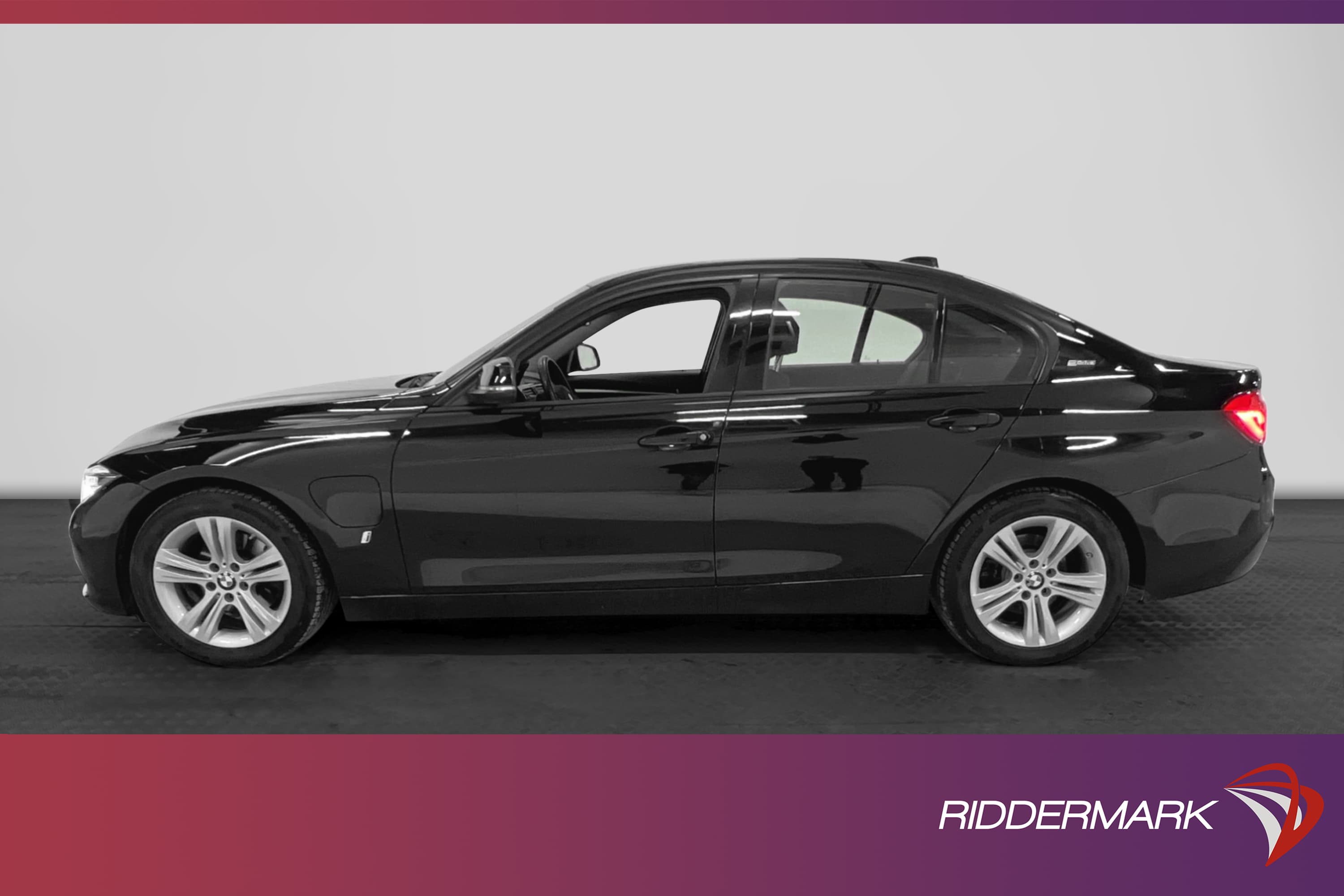 BMW 330e Sedan 252hk
