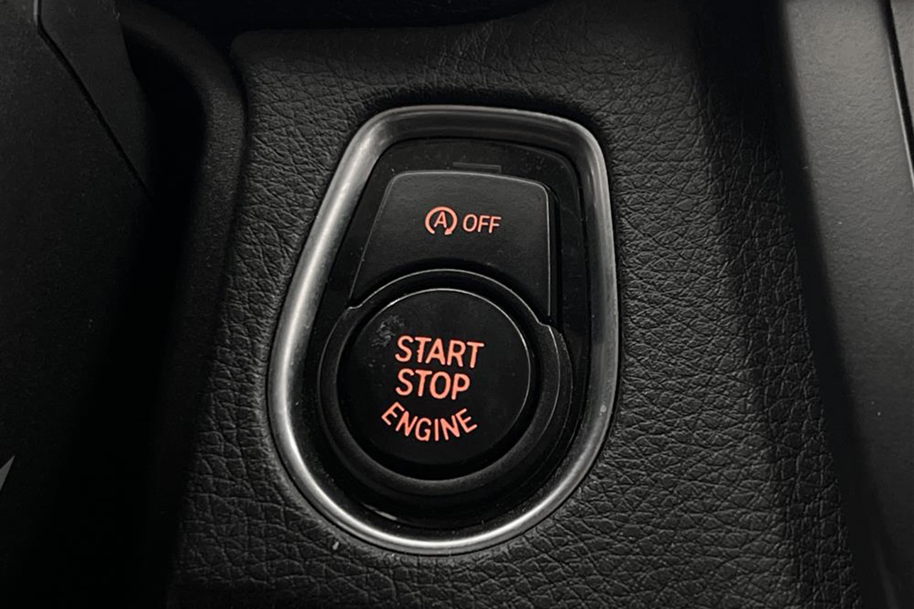 BMW 320 d xDrive Modern Line Motorvärmare Drag Keyless Skinninteriör