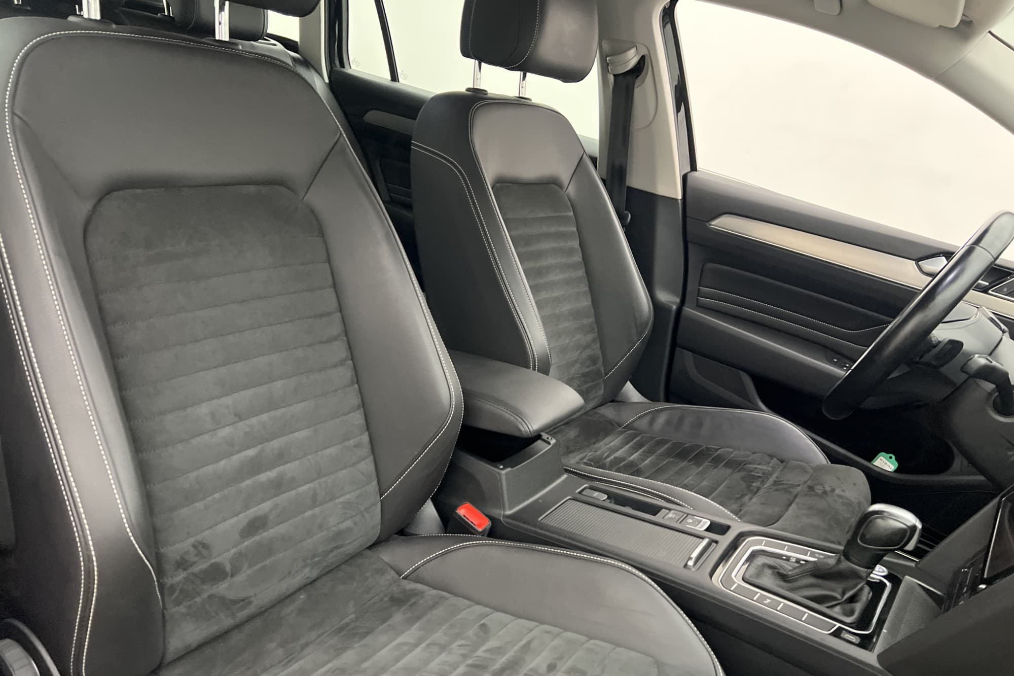 Volkswagen Passat TDI 4M 200hk Värmare Kamera Dragkrok MOMS