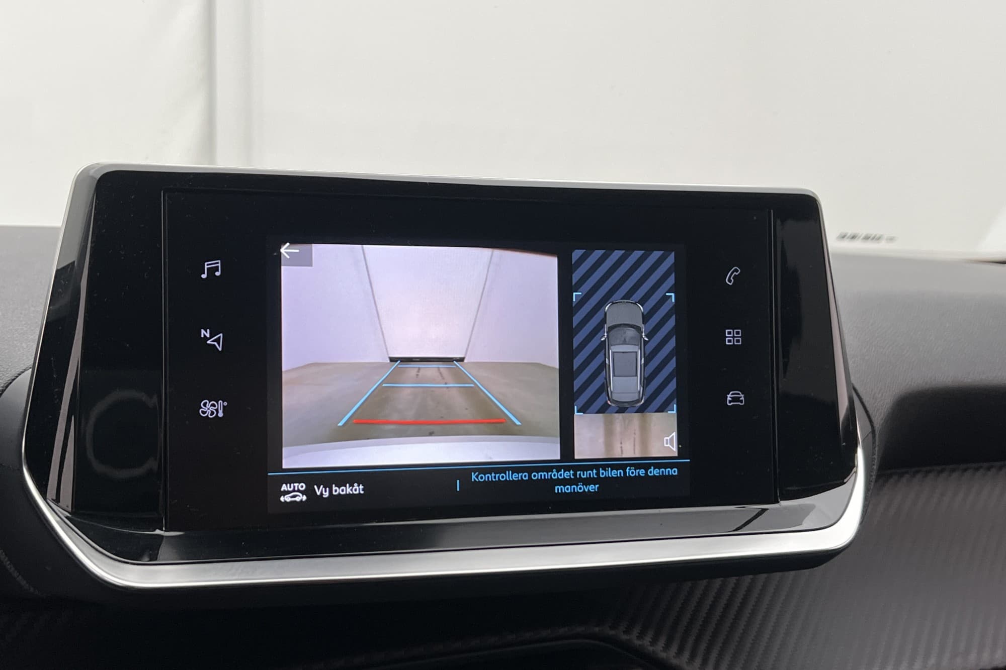 Peugeot e-2008 136hk Allure CarPlay Backkamera Kolfiber