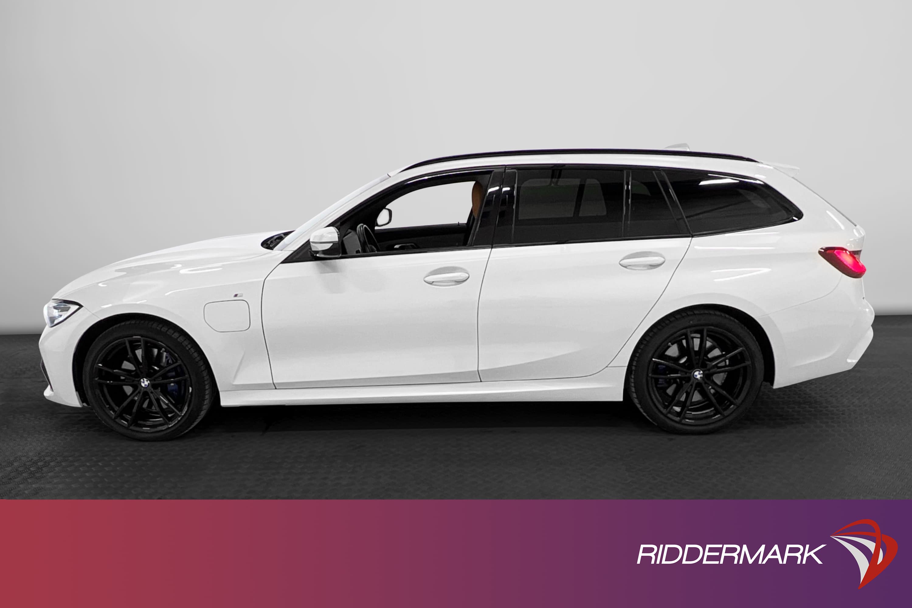 BMW BMW 330e xDrive Touring 292hk