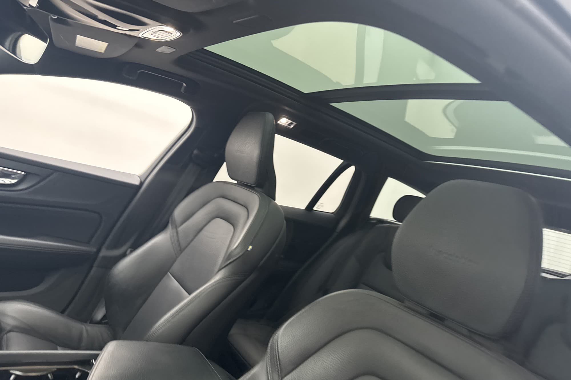 Volvo V60 D4 Inscription Pano H/K VOC HUD P-Värmare 360 Drag