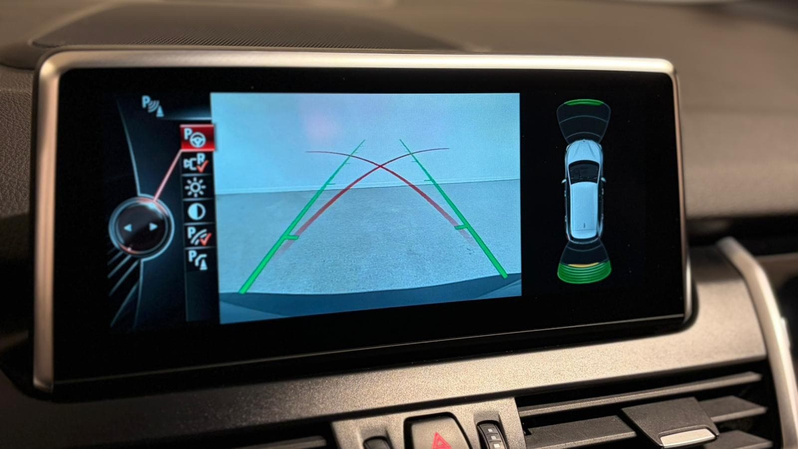 BMW 225xe Active Tourer Sport Line HiFi Head Up Kamera Navi