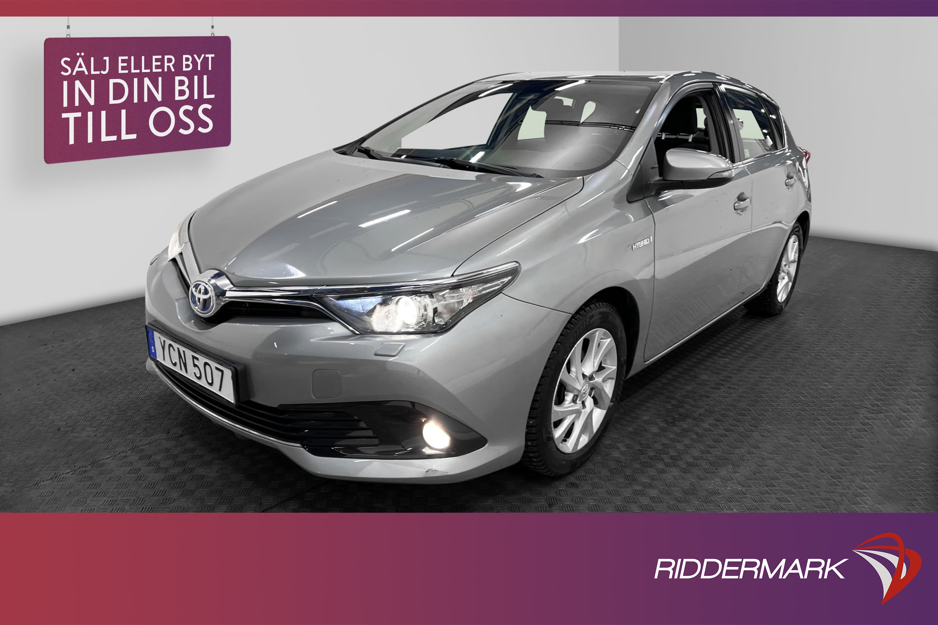 Toyota Auris Hybrid e-CVT 136hk