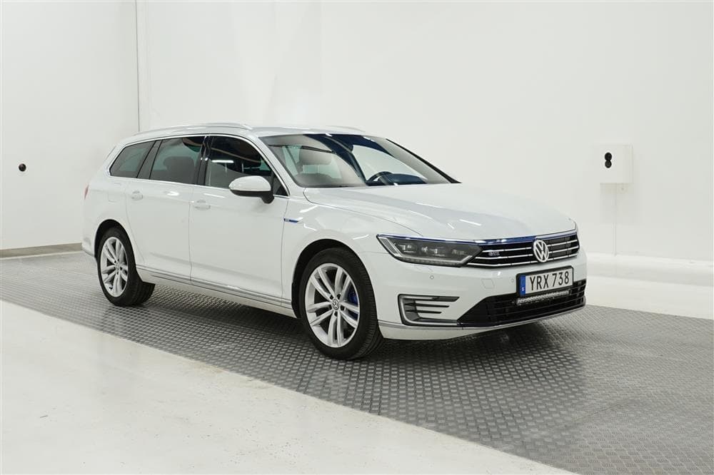 Volkswagen Passat GTE 218hk