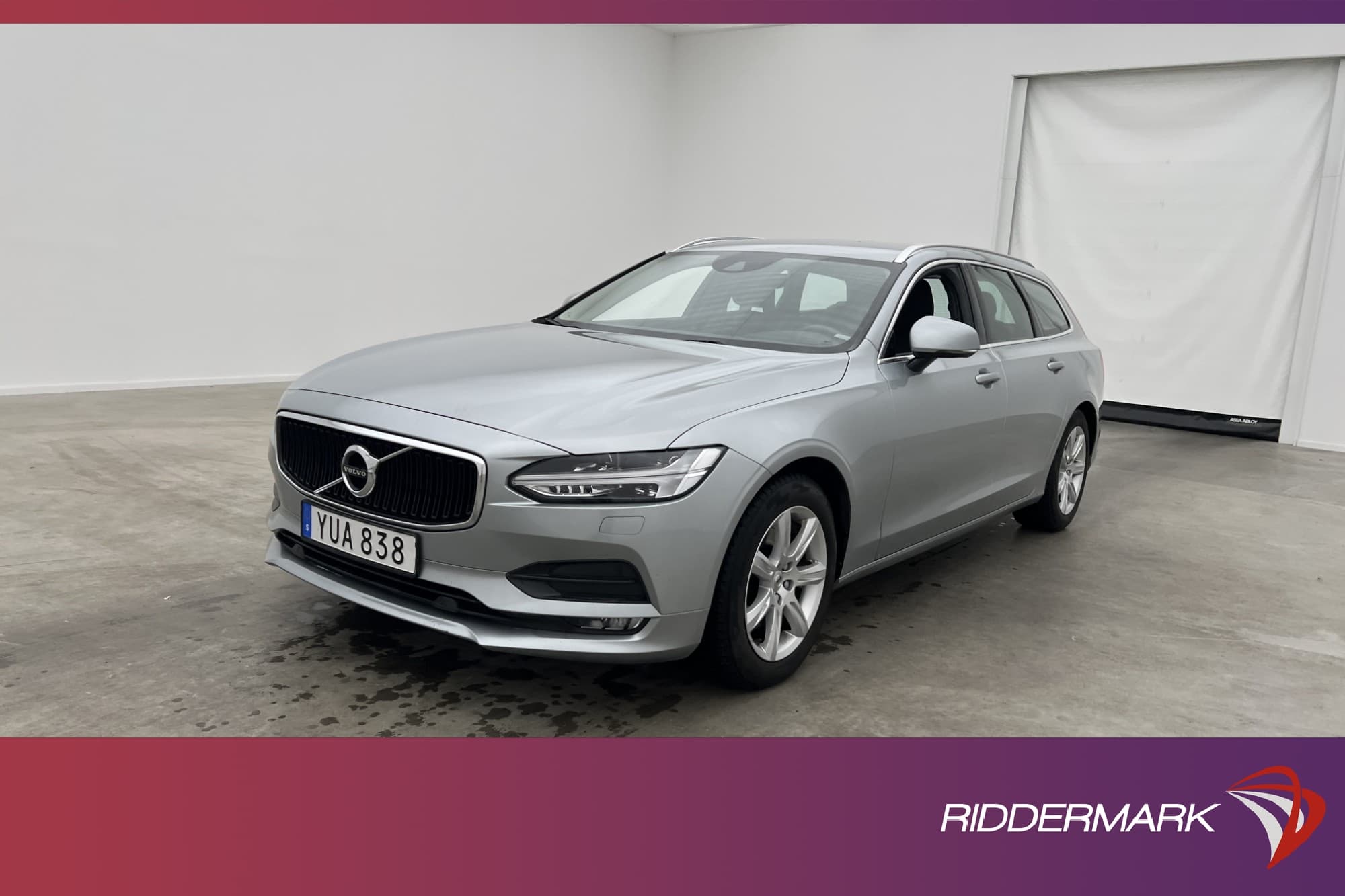 Volvo V90 D4