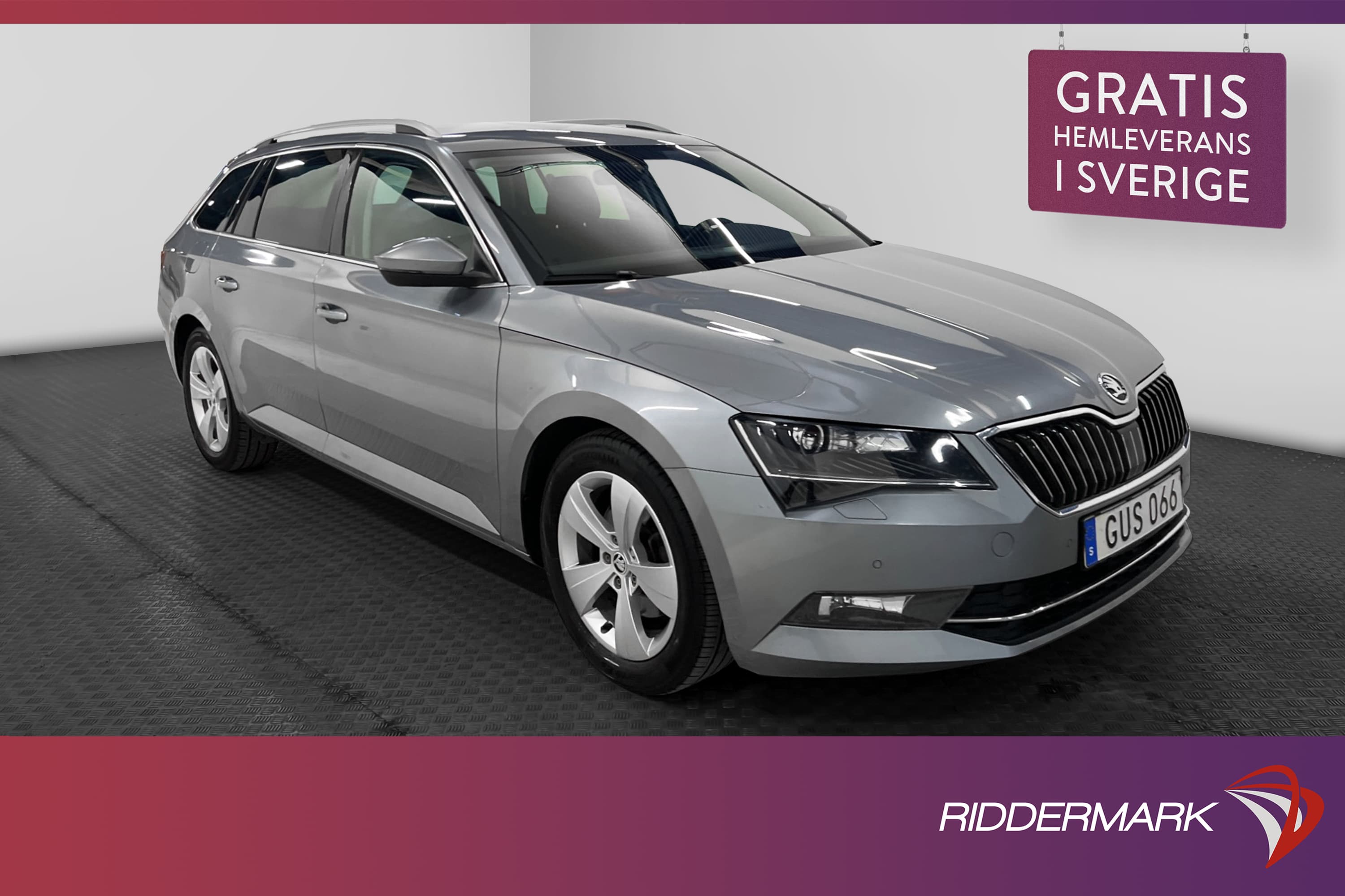 Skoda Superb TDI 4x4 150hk Style Kamera Värmare Carplay Drag