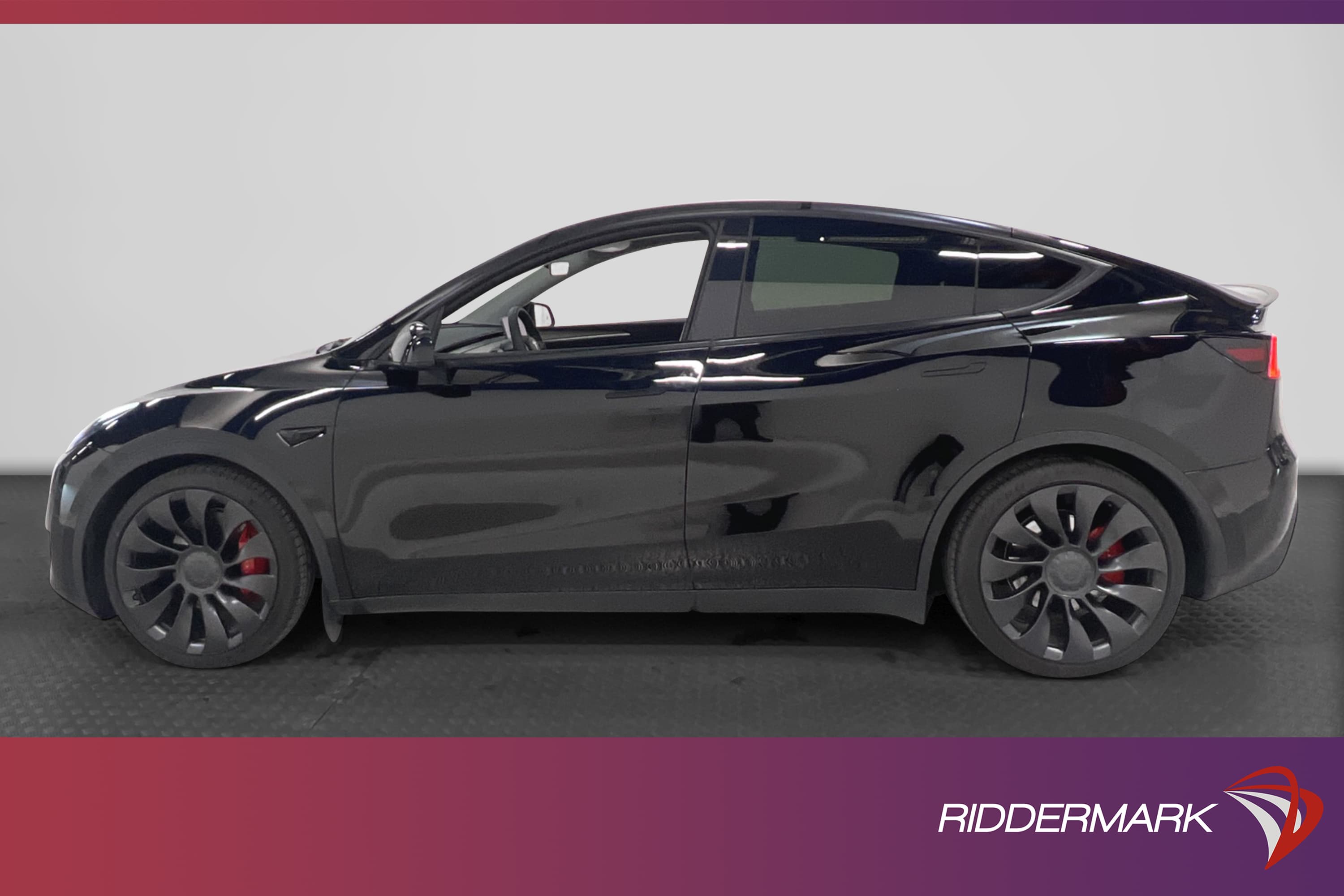 Tesla Model Y Performance AWD 513hk Svensksåld Dragkrok