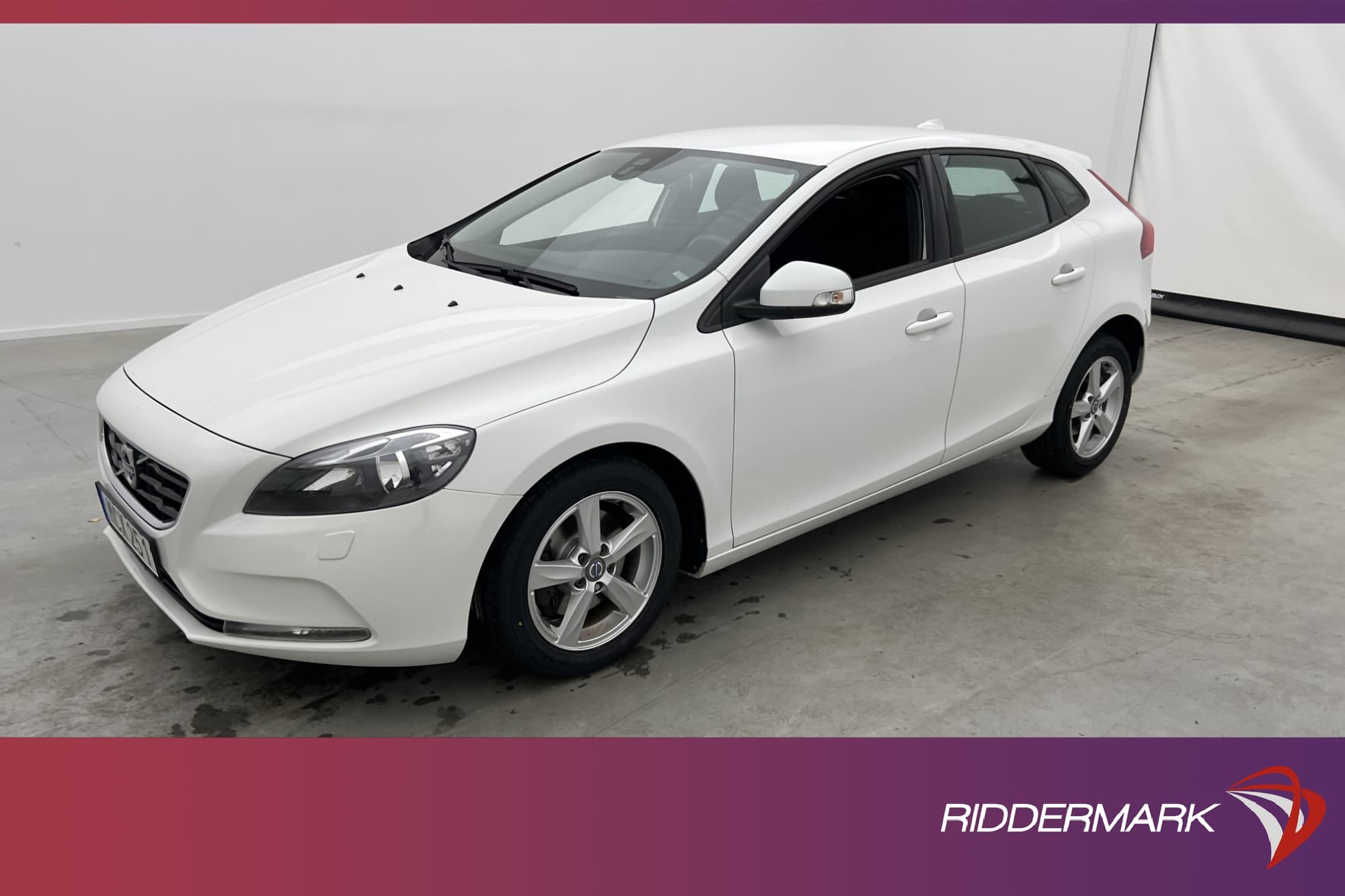 Volvo V40 T2 122hk