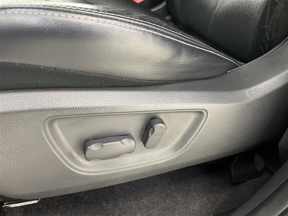 Mitsubishi L200 2.2 DI-D Aut 150hk 4x4 Premium Drag Moms interiör