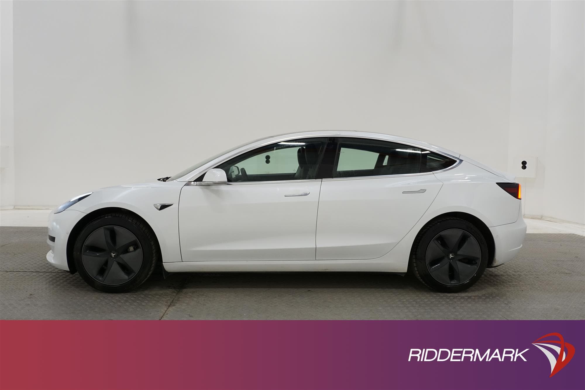 Tesla Model 3 Standard Range Plus 258hk