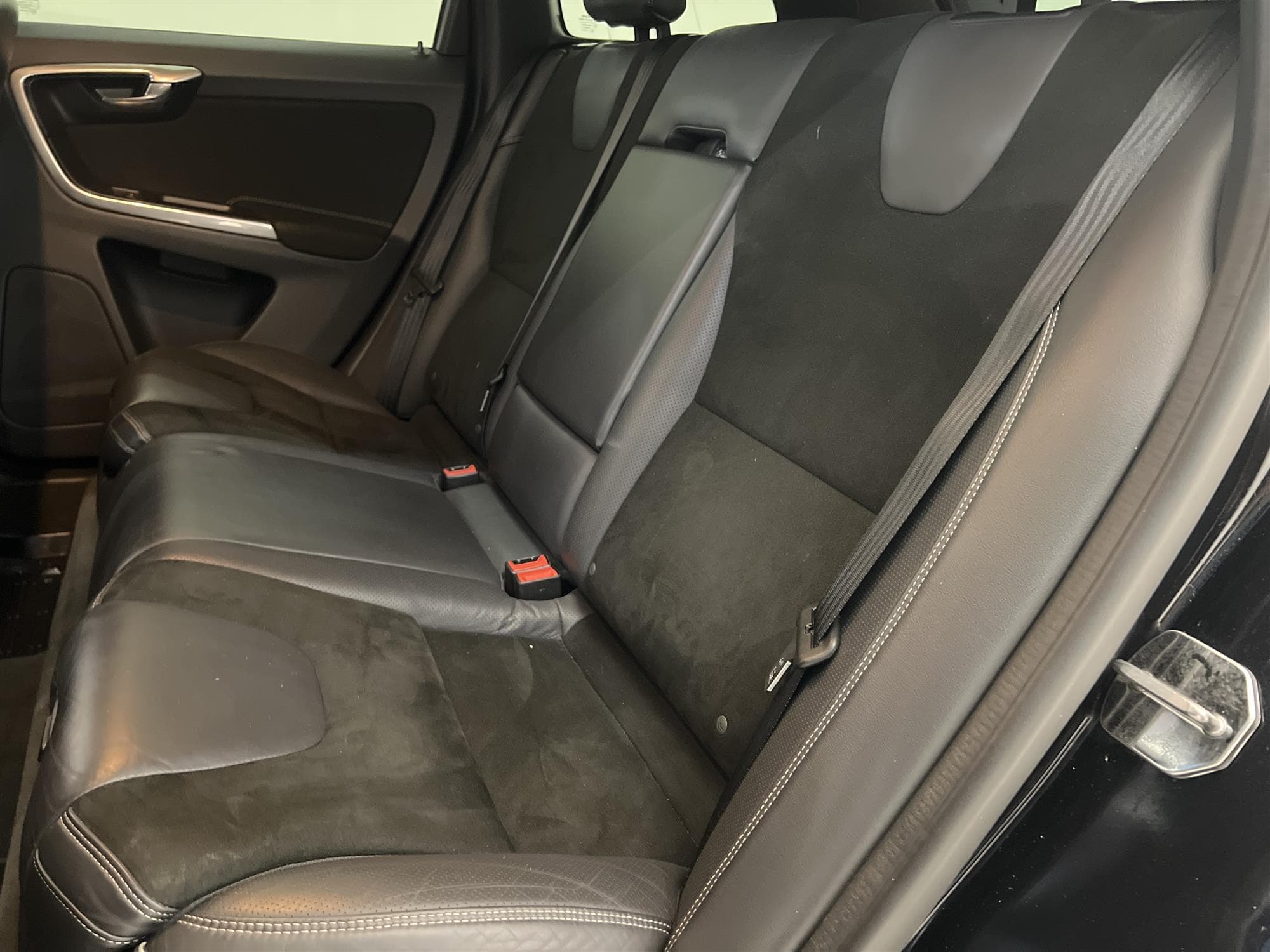 Volvo XC60 D3 136hk  R-Design D-Värm Voc 0,53/Mil
