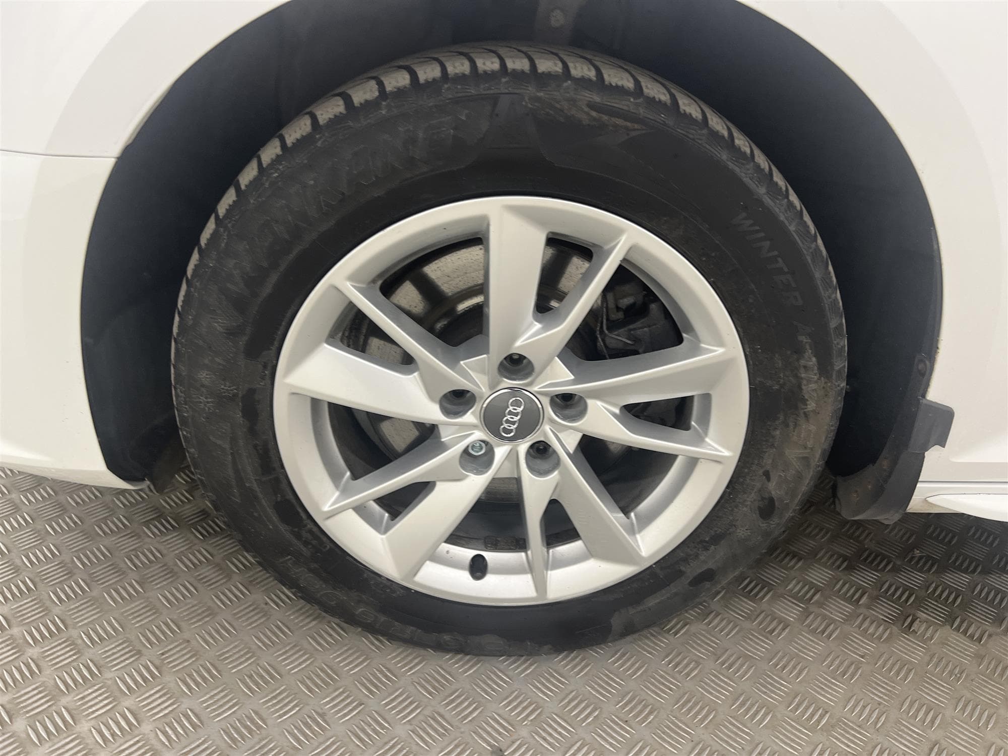 Audi A4 Avant 2.0 TDI S Tronic 150hk M-Värm Navi Dragkrok