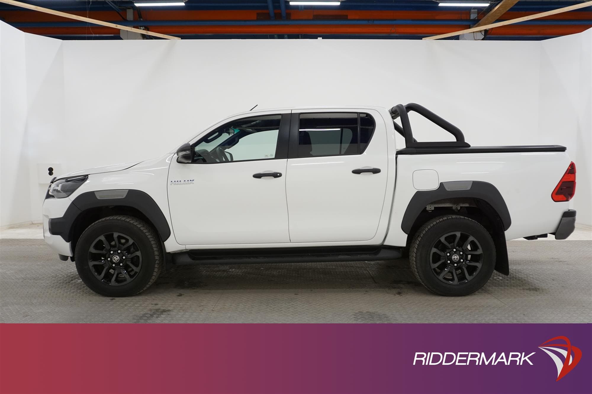 Toyota Hilux Ultimate 2.8 Automat Breddare Värmare Moms