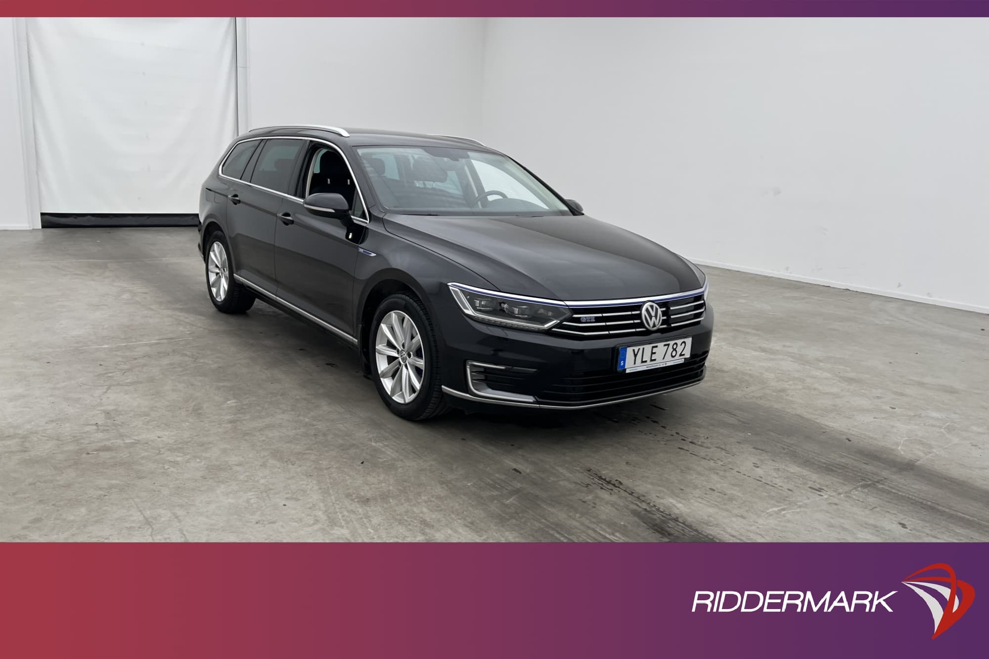 Volkswagen Passat GTE 218hk