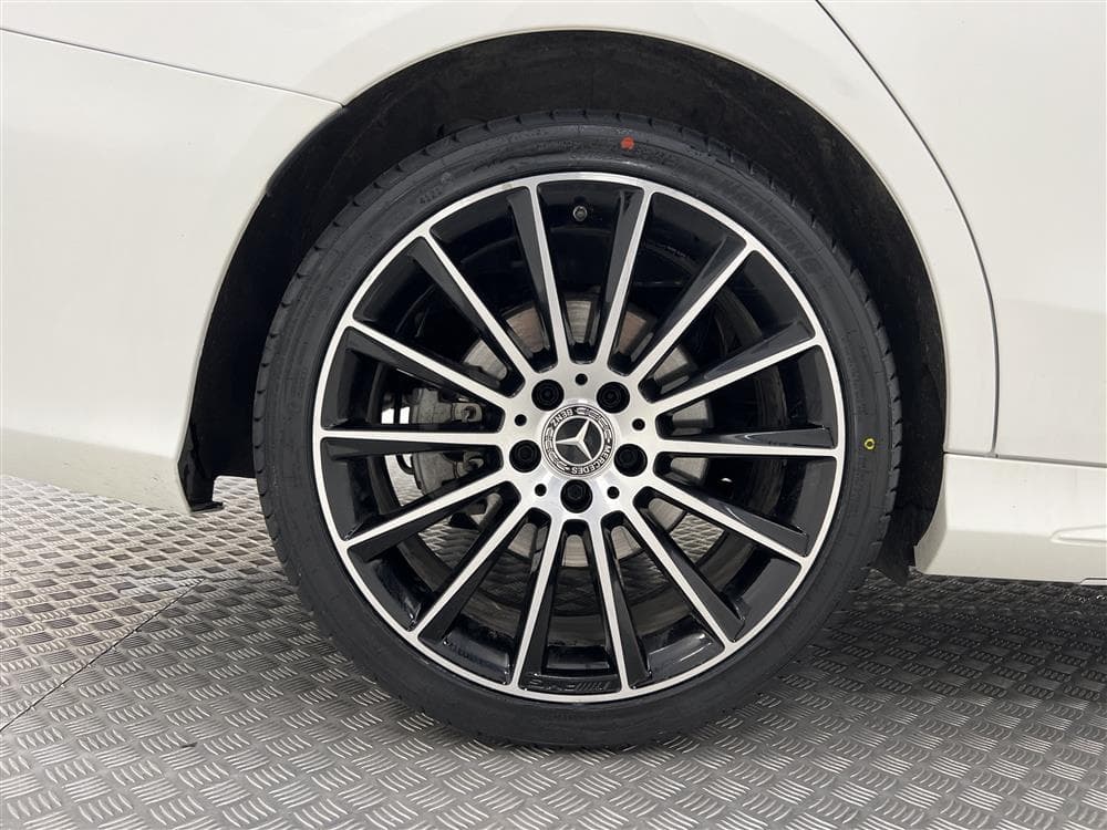 Mercedes-Benz C 300 245hk 4M AMG D-Värm Burmester Pano 360°interiör