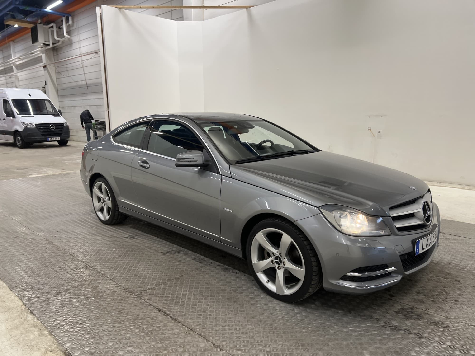 Mercedes-Benz C 180 Coupé 156hk Navi Halvskinn Sensorer Drag