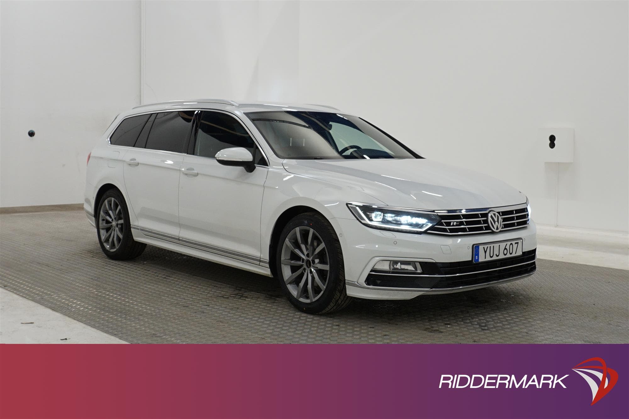 Volkswagen Passat 2.0T 220hk