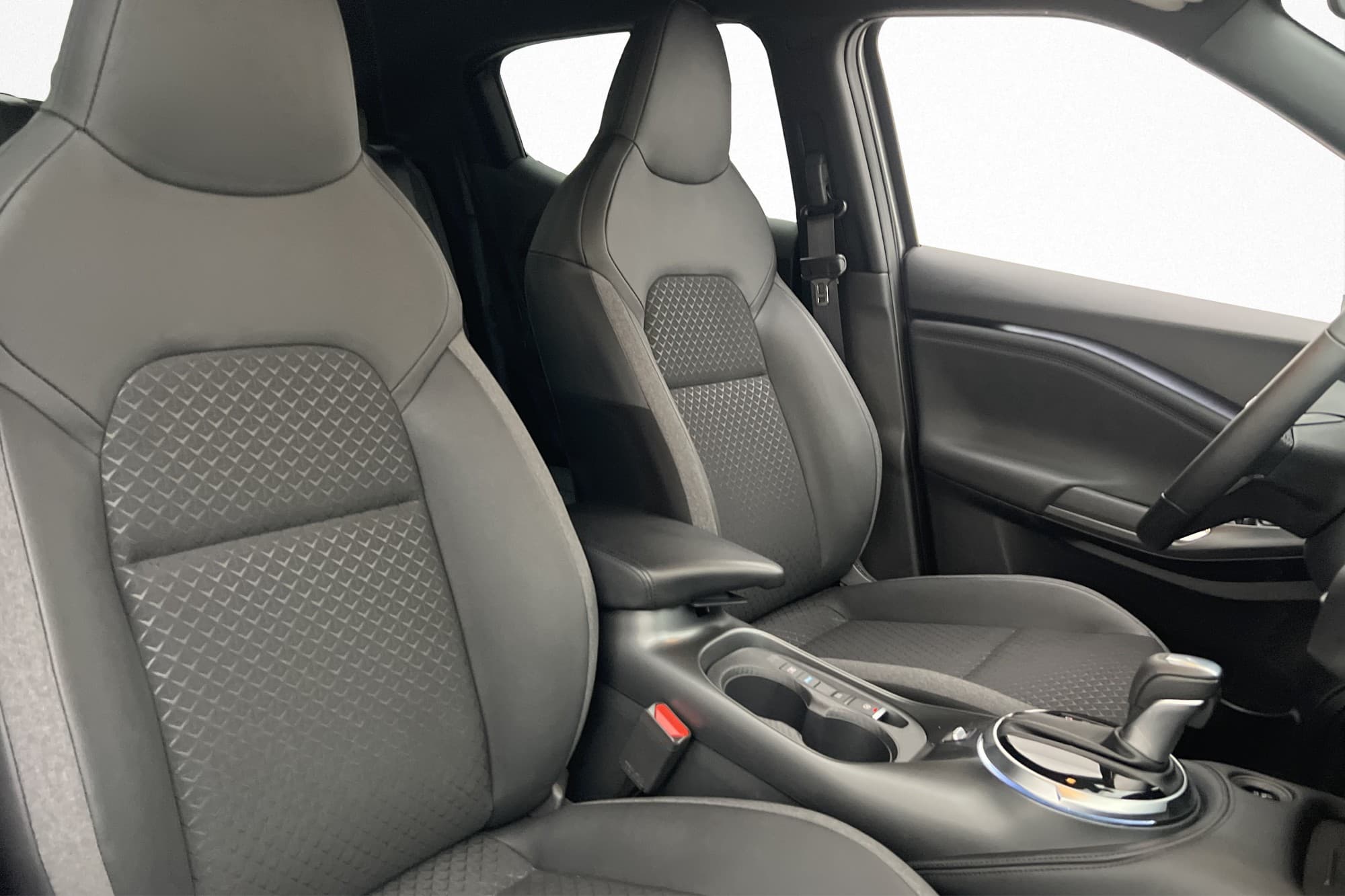 Nissan Juke Hybrid 143hk CarPlay 360° Adaptiv Sens 1-Brukare