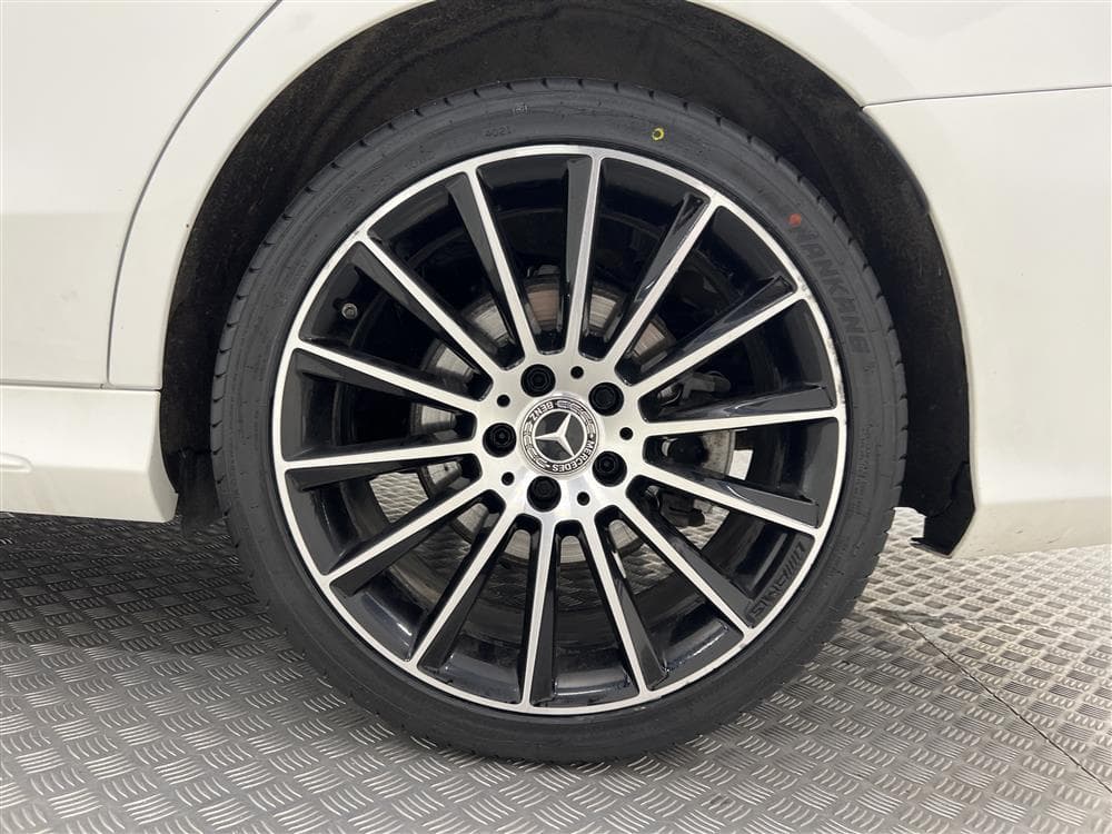 Mercedes-Benz C 300 245hk 4M AMG D-Värm Burmester Pano 360°interiör