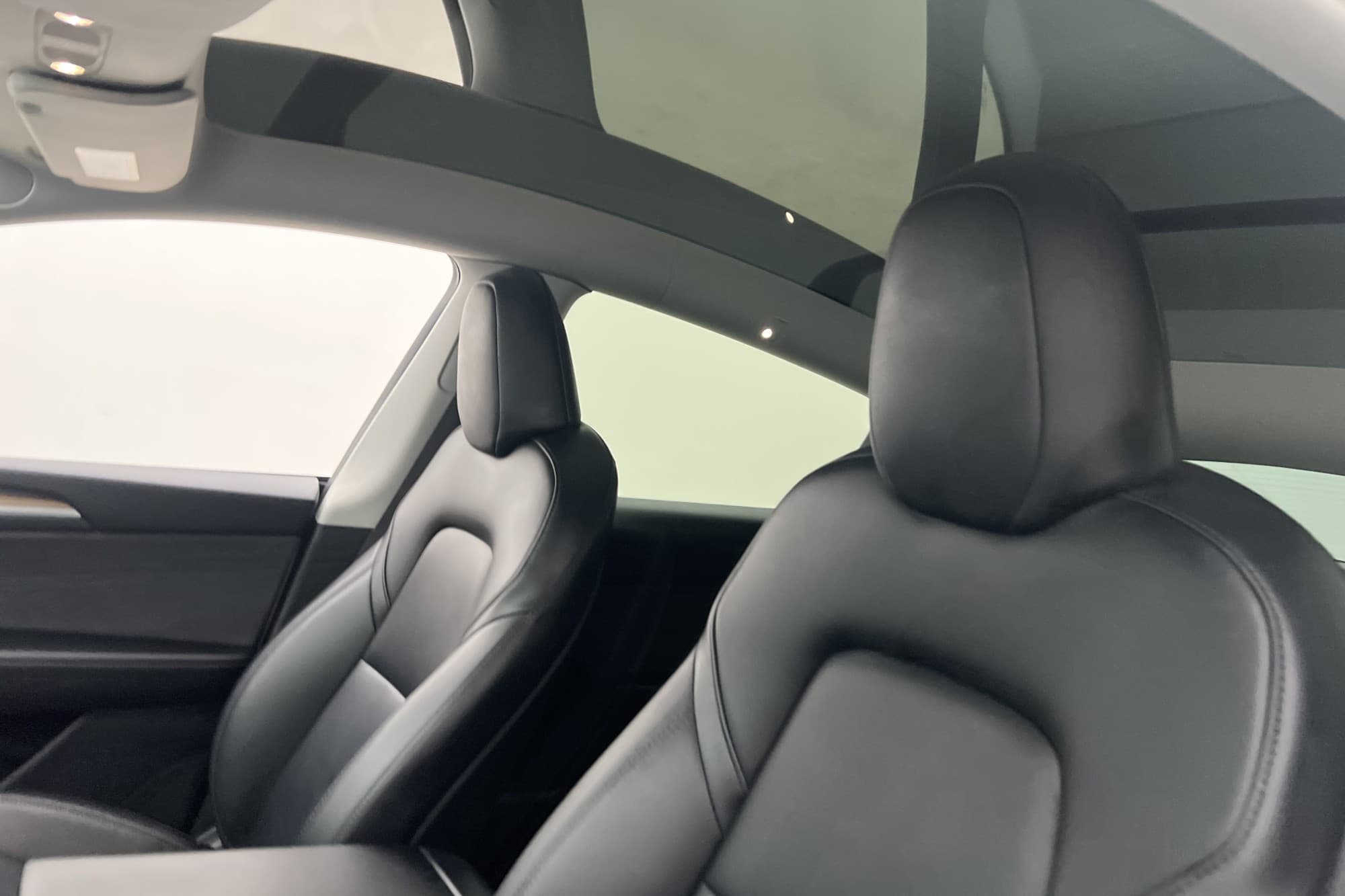 Tesla Model Y Performance AWD Dragkrok Autopilot MOMS