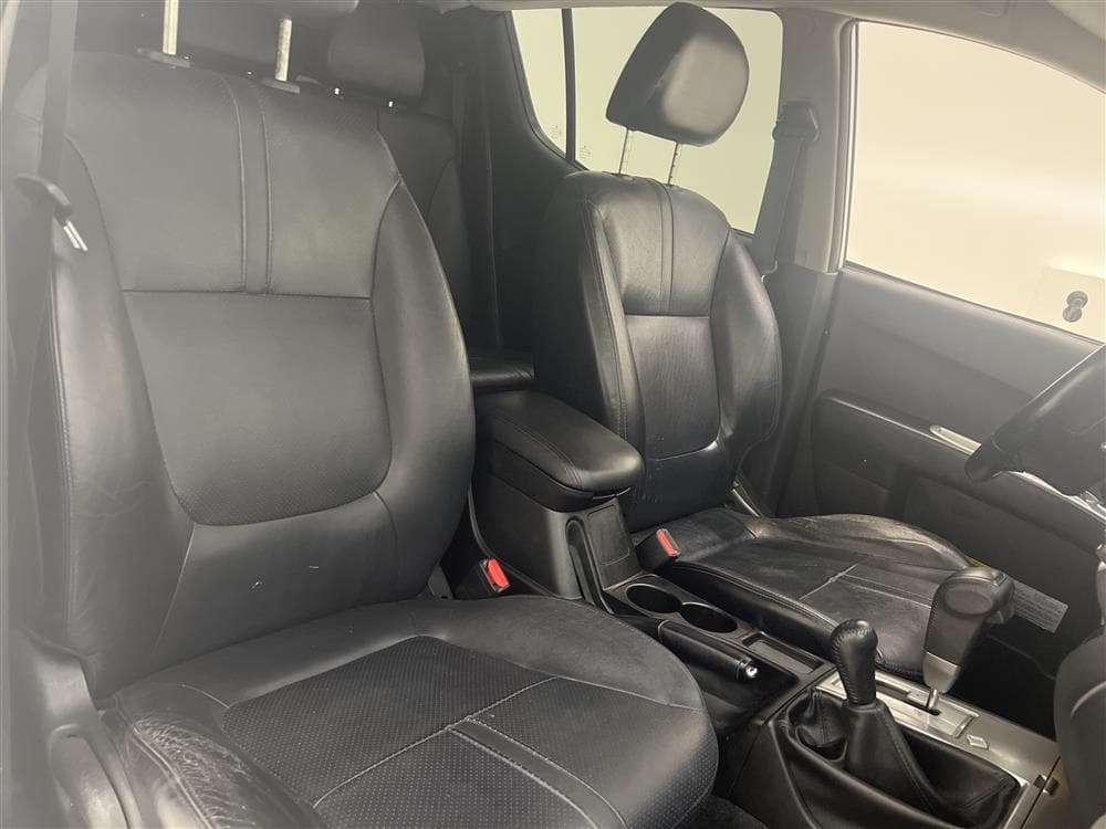 Mitsubishi L200 2.5 DI-D 178hk Automat Business Drag Moms interiör