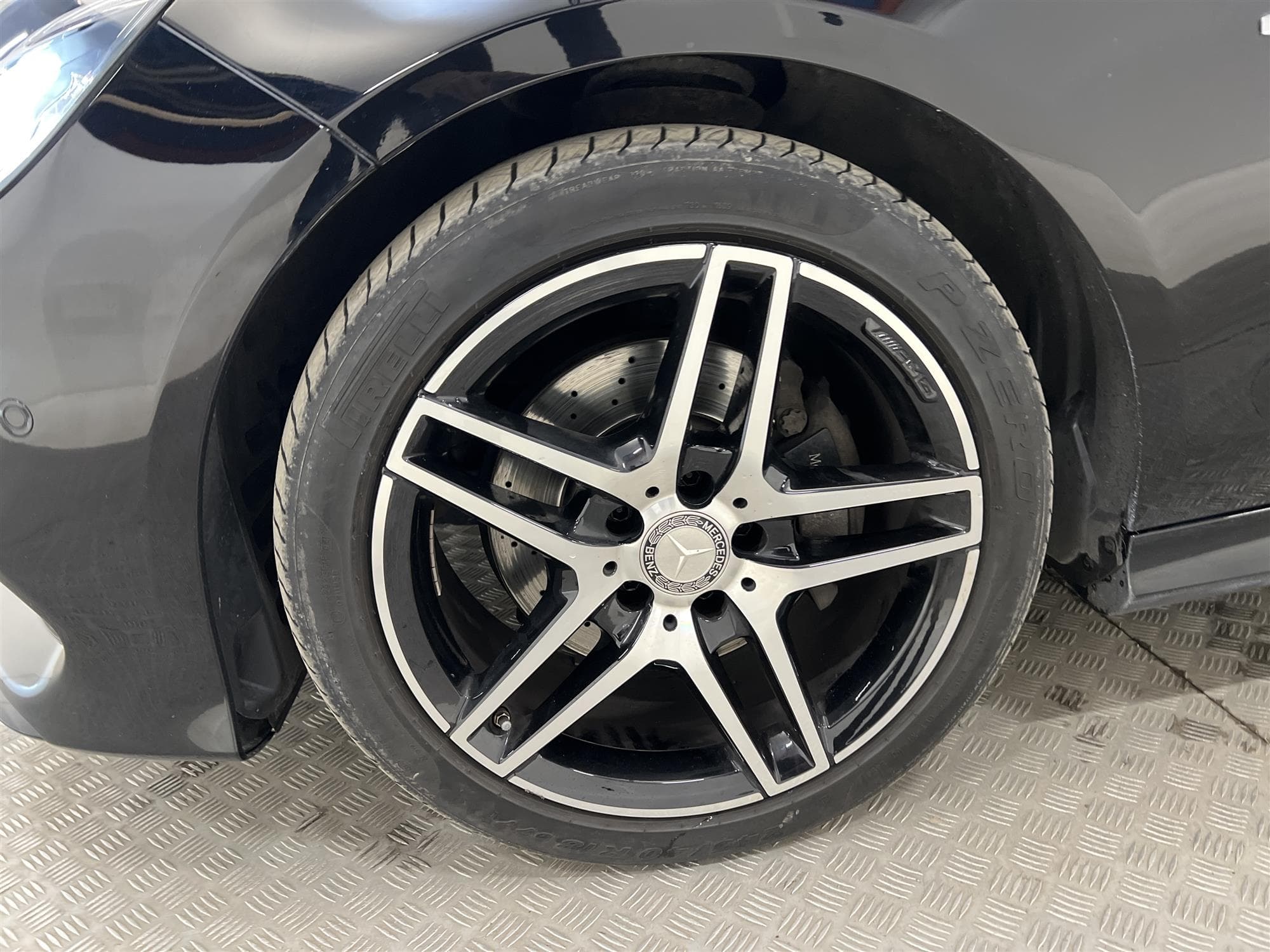 Mercedes-Benz E 220 T 170hk AMG Sport Navi Drag 0,48l/mil
