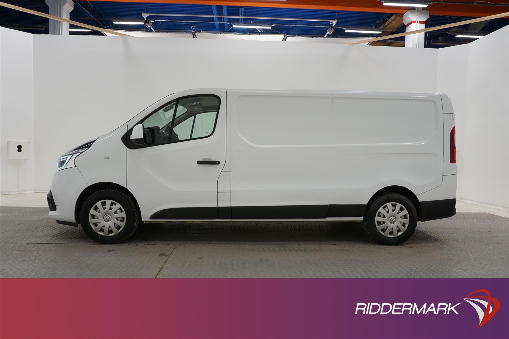 Renault Trafic 2.0dCi Automat 145hk Navi Drag Värmare Moms