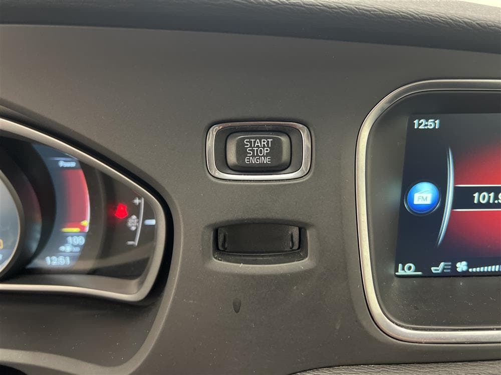 Volvo V40 D2 120hk R-Design D-Värm VOC 1 Brukare 0,36l/milinteriör