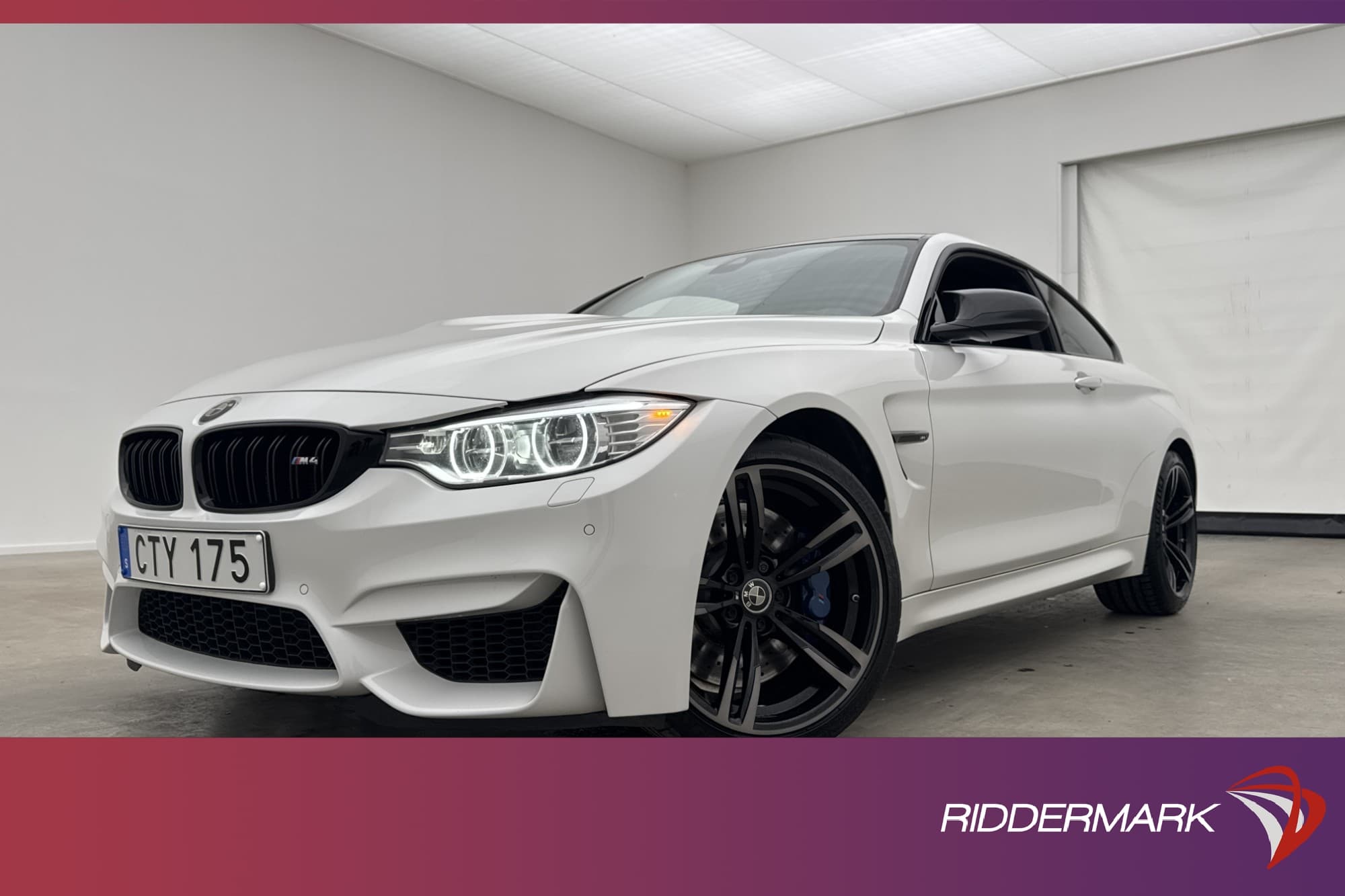 BMW M4 Coupé 431hk M-Performance Navi HUD H/K Svensksåld