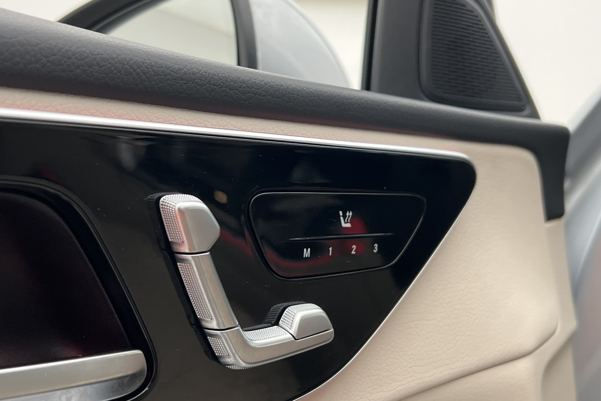 Mercedes-Benz C 300 T e 313hk Värmare Dragkrok 360° Skinn