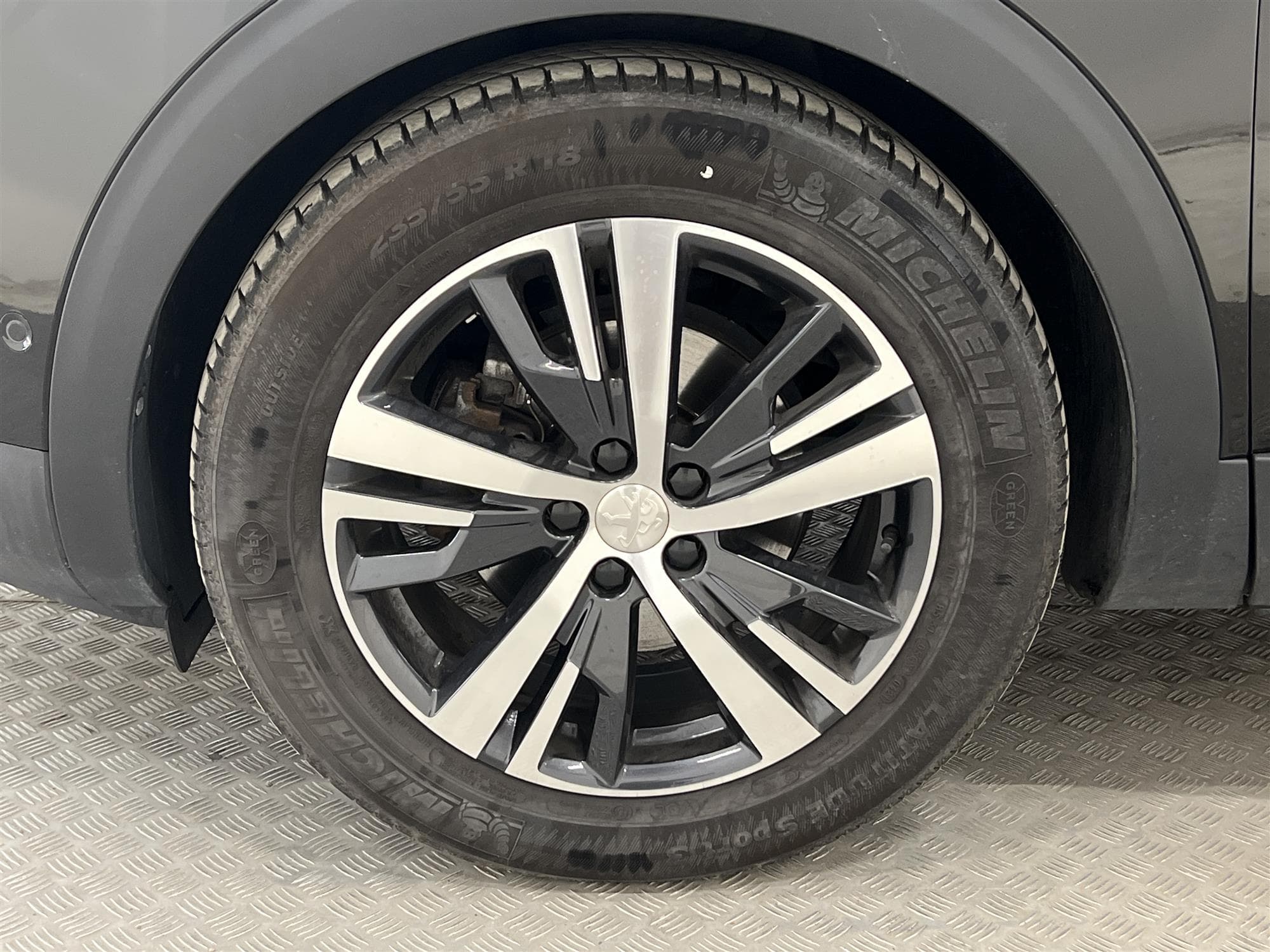 Peugeot 3008 SUV 1.2 PureTech 130hk Allure BKam Cockpit Drag