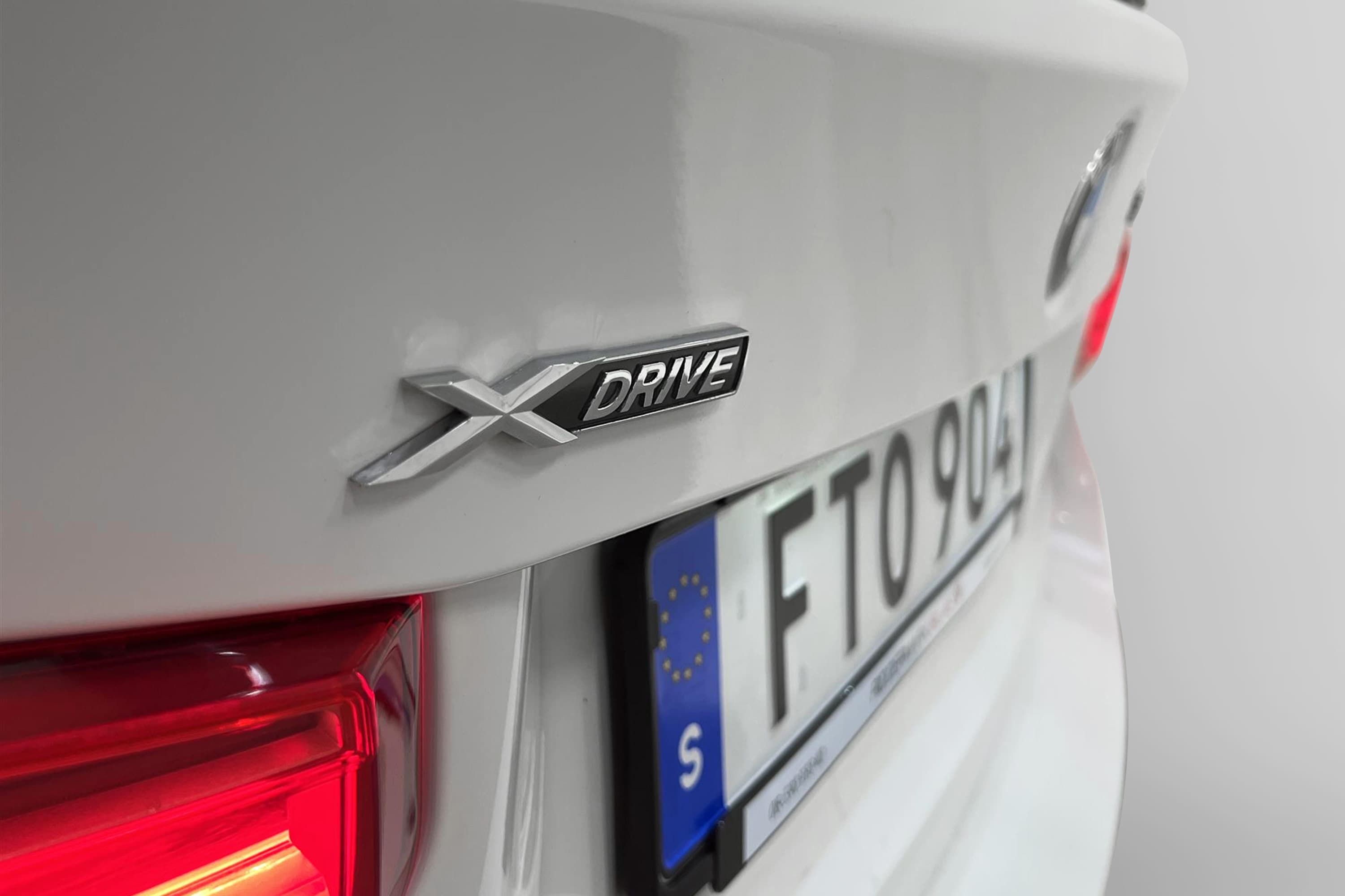BMW 320d xDrive Touring 190hk Sport line 2 Brukare Dragkrok 