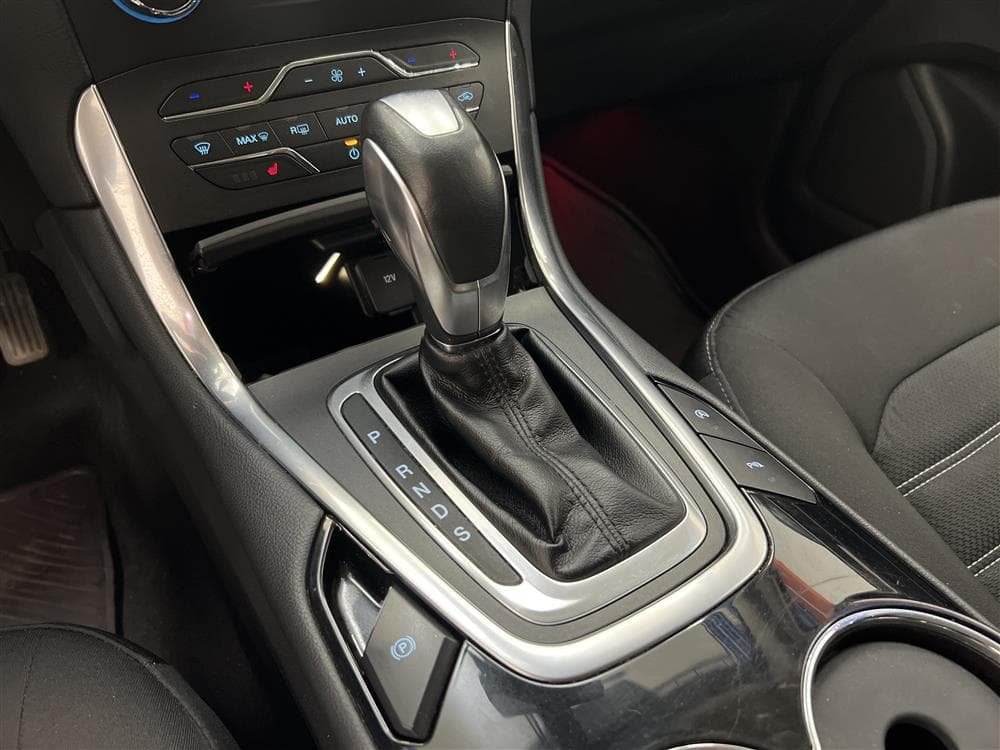 Ford Galaxy 2.0 TDCI 180hk AWD Titanium 7-Sits D-Värm Draginteriör