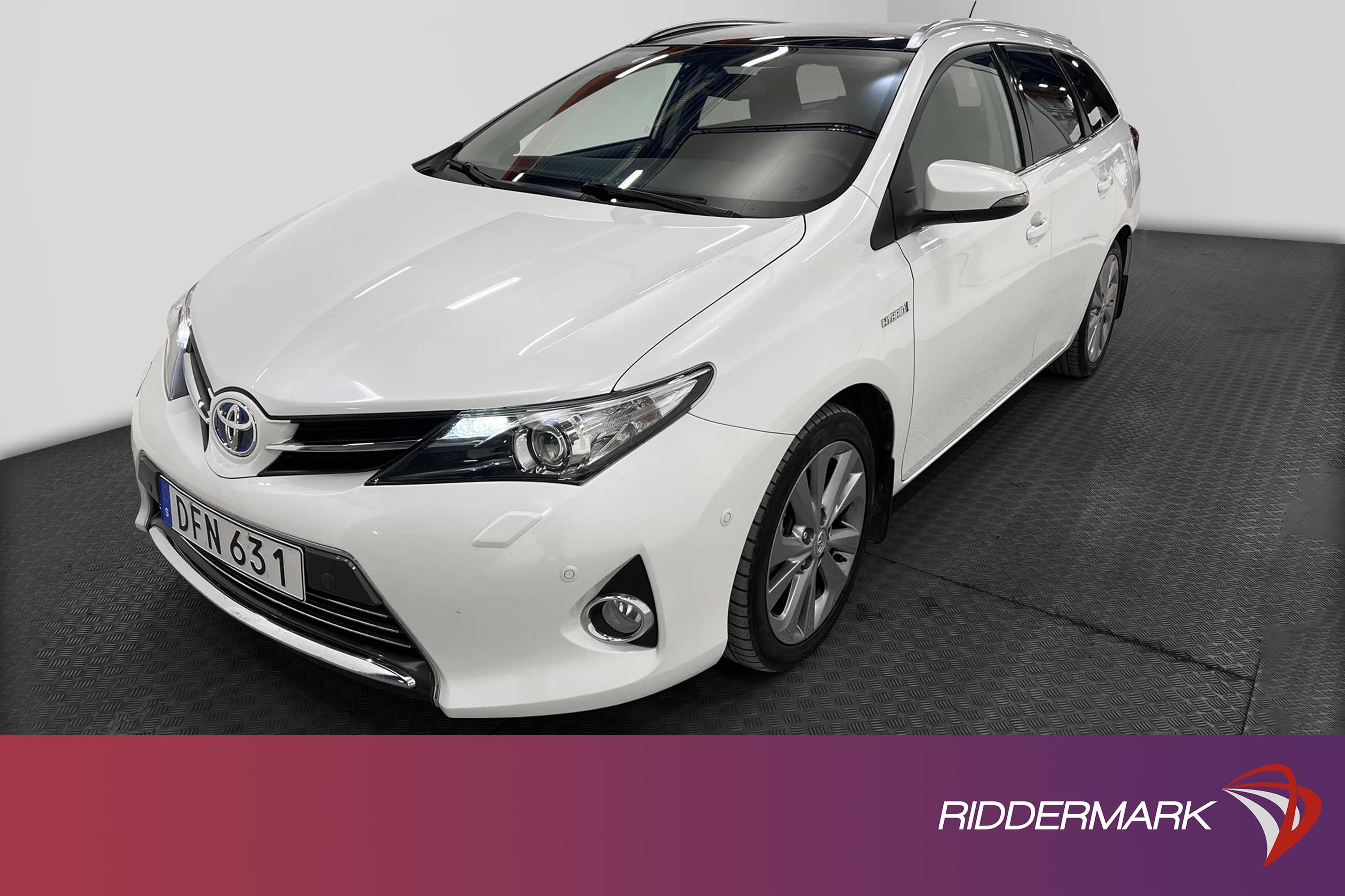 Toyota Auris Hybrid e-CVT 136hk Navi Pano B-Kam 0,40L/mil