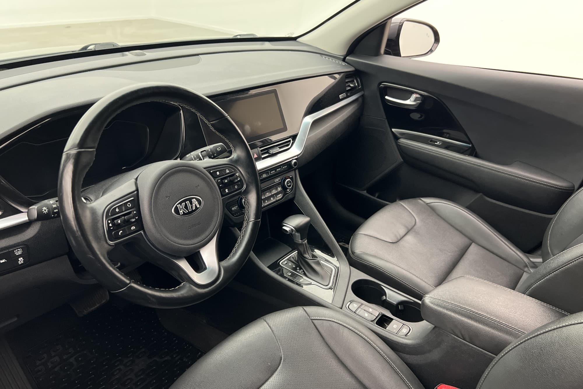 Kia Niro Hybrid Advance Plus 2 Skinn Kamera Navi