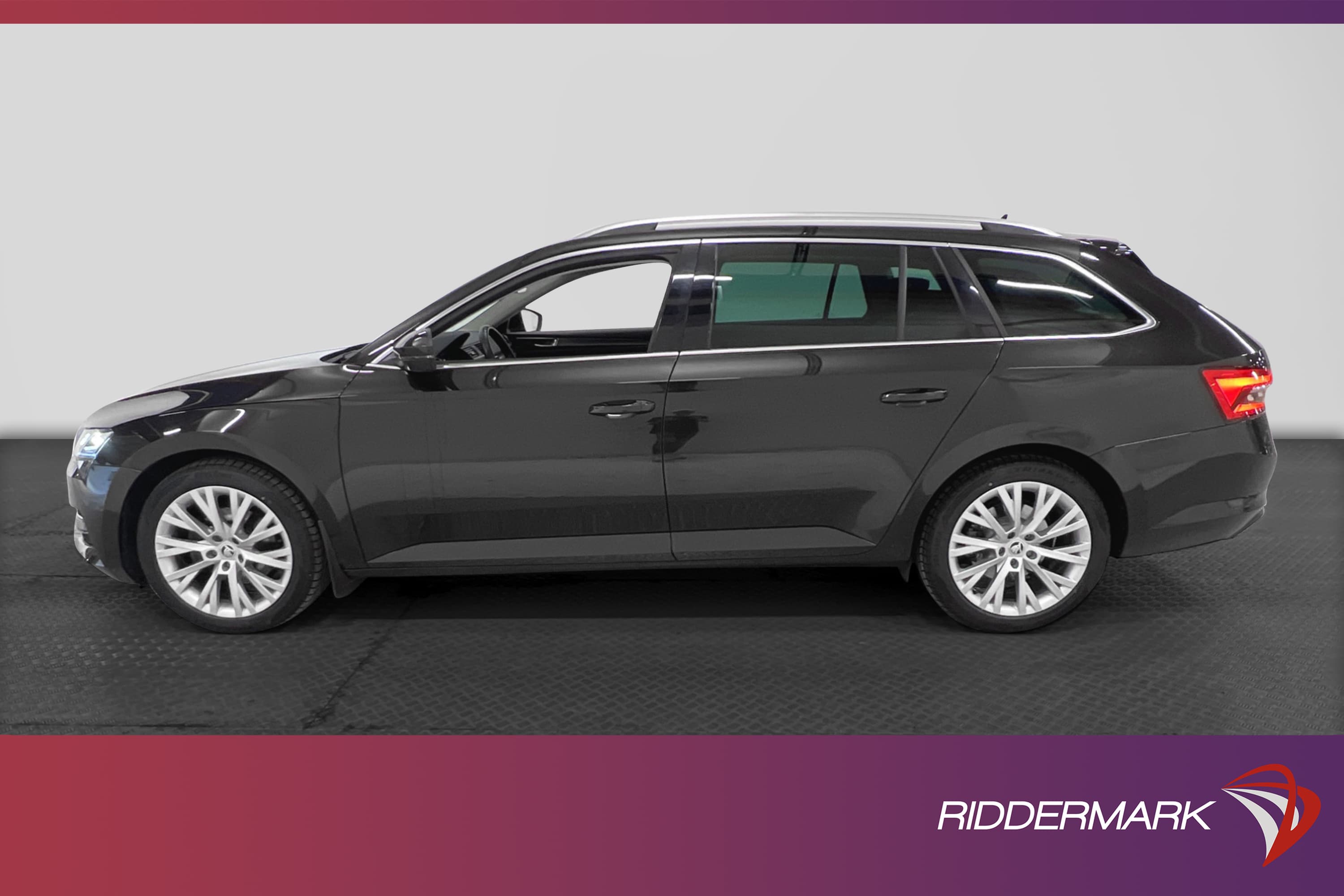 Skoda Superb 2.0 4x4 190hk Cockpit D-Värmare B-Kamera MOMS