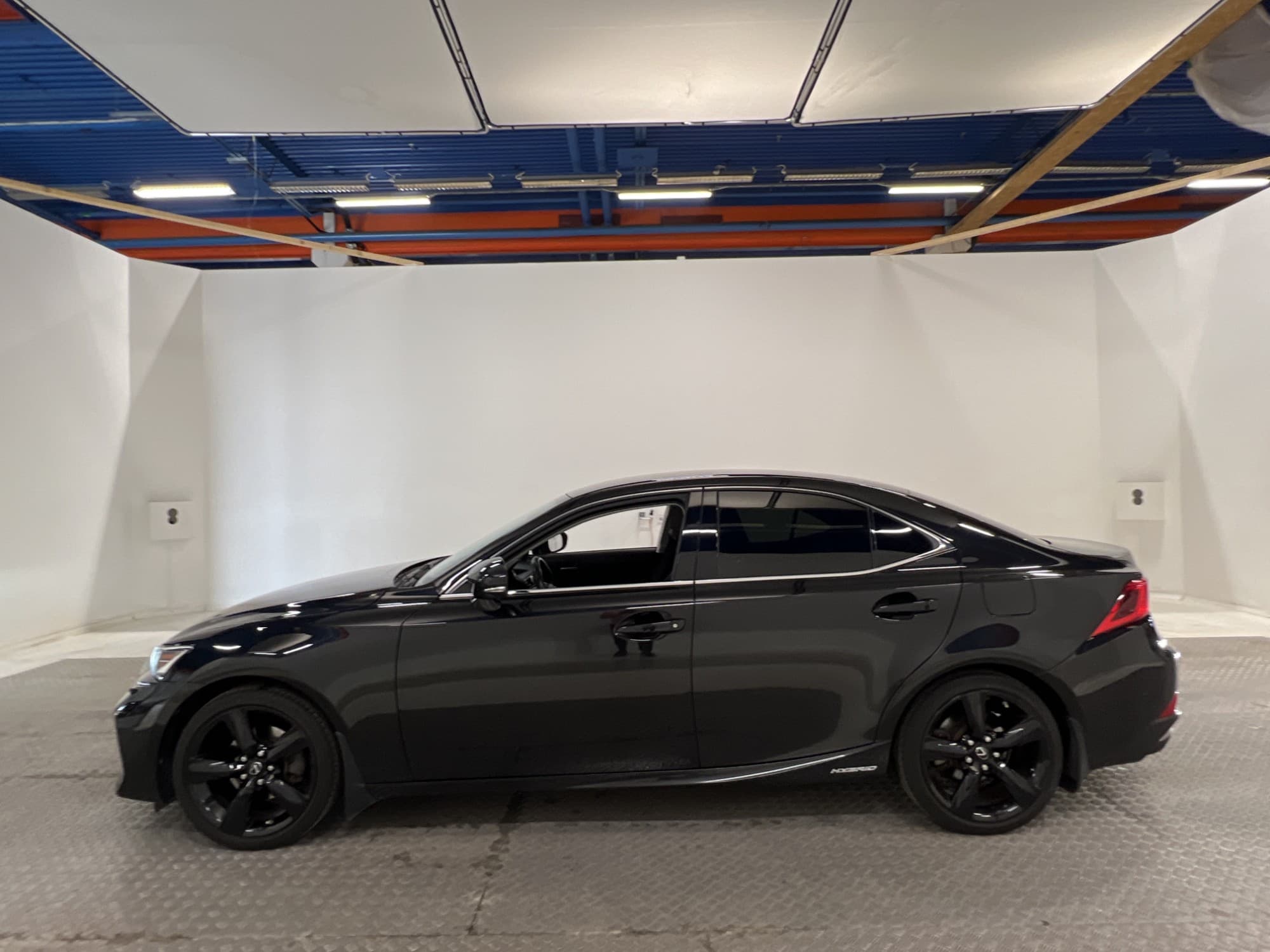 Lexus IS 300h 2.5 CVT 223hk