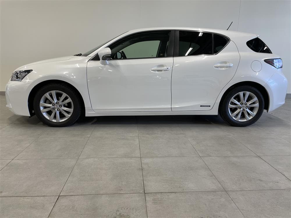 Lexus CT 200h 136hk 
