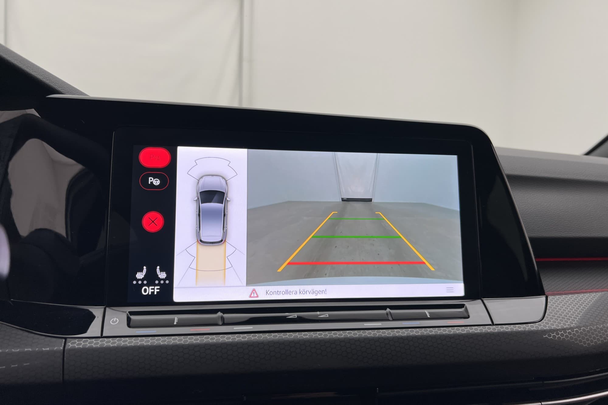 Volkswagen Golf GTI 2.0 245hk Värmare Kamera CarPlay