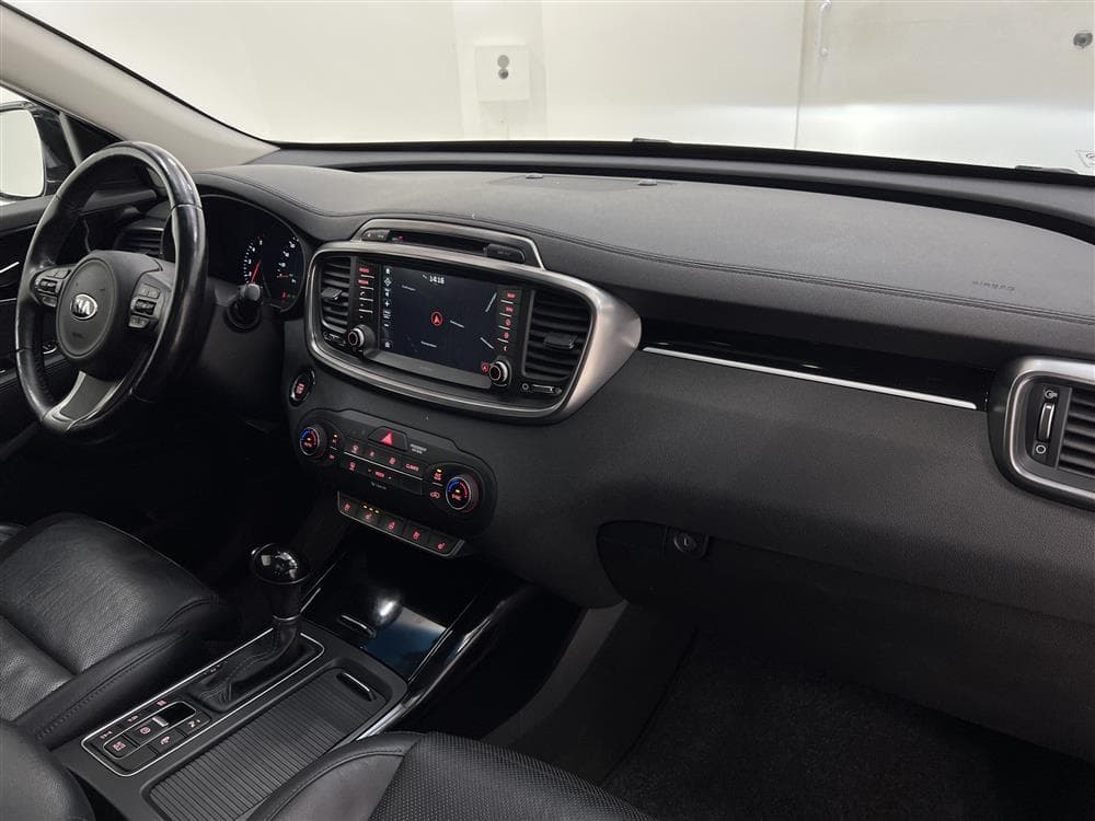Kia Sorento 2.2 CRDi 200hk 7-Sits Pano Skinn Infinity B-Kaminteriör