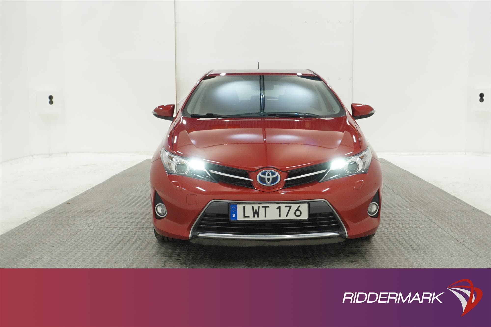 Toyota Auris Hybrid e-CVT 136hk 1 Brukare B-Kam 0,39L/mil