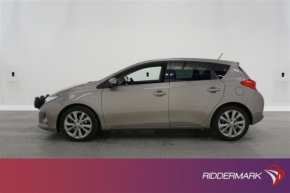 Toyota Auris Hybrid e-CVT 136hk