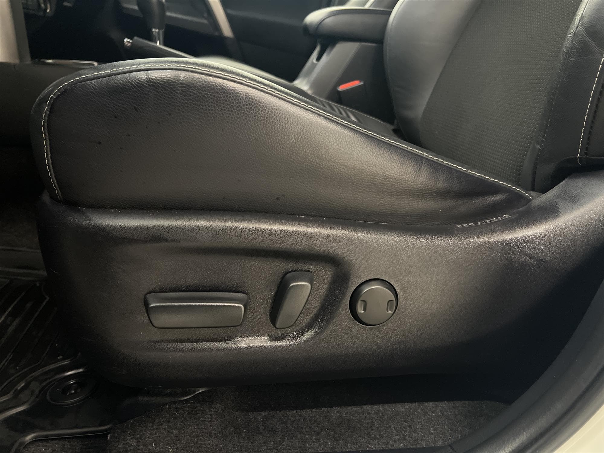 Toyota RAV4 Hybrid 2.5 AWD 197hk 1 Bruk Drag B-Kam Keyless 