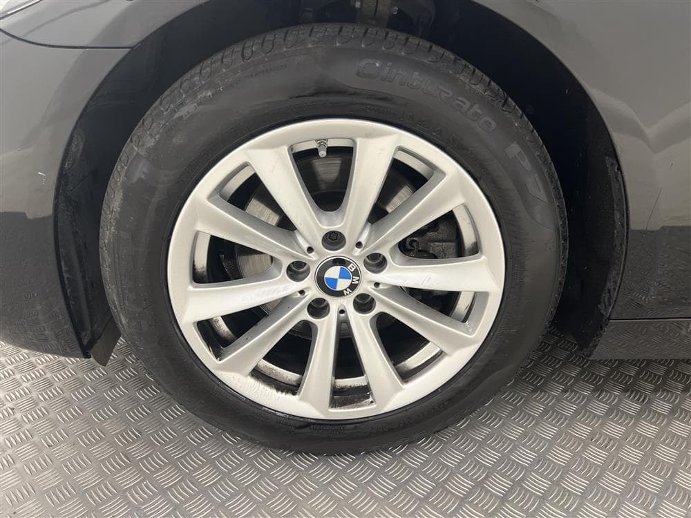 BMW 520d xDrive 190hk Skinn Rattvärme HiFi PDC Euro 6interiör