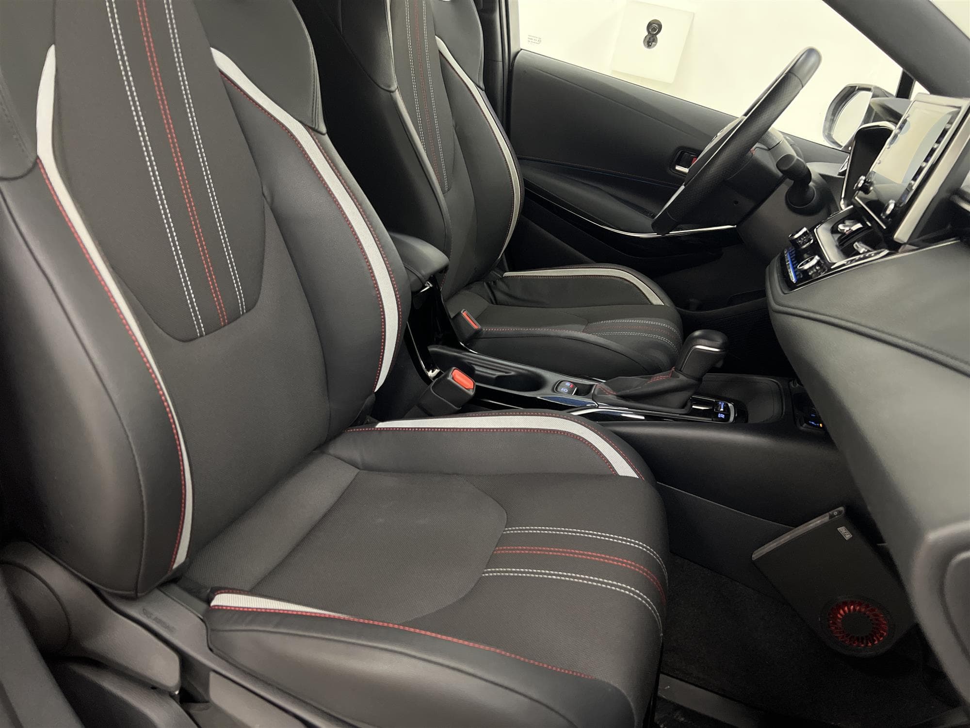 Toyota Corolla Hybrid 122hk GR Sport M&K-Värm HUD 0,4L/mil