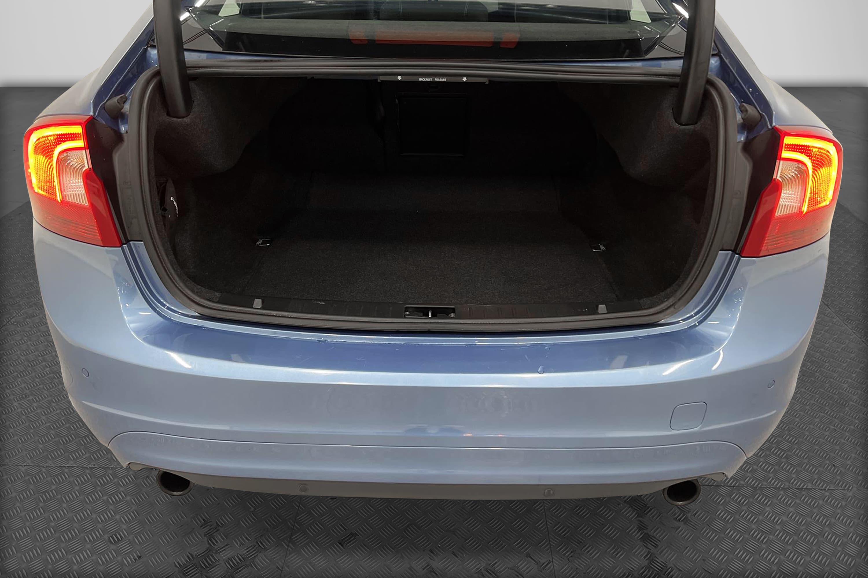 Volvo S60 T3 152hk Bränslevärm Rattvärme Välservad 0,46L/mil