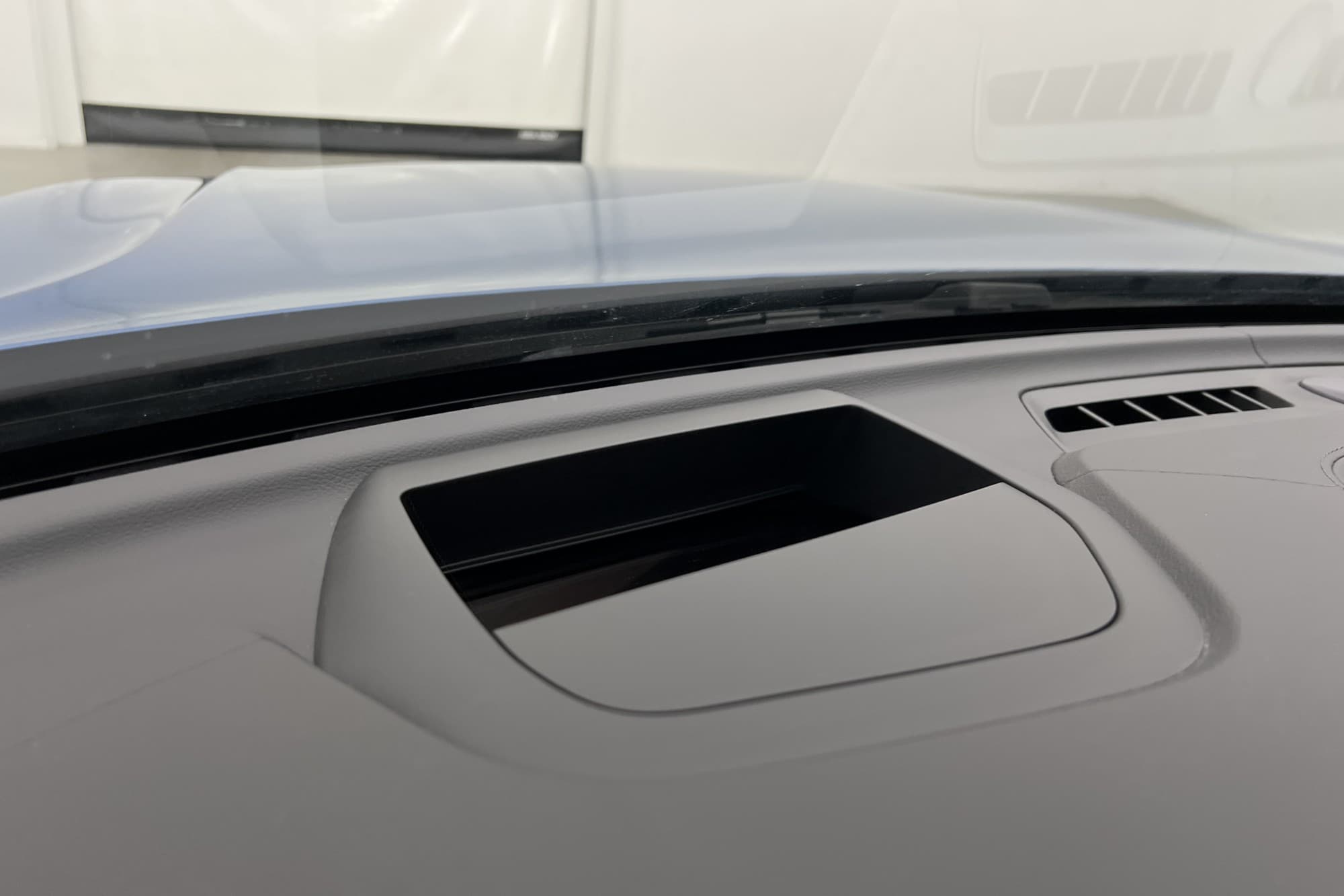 Volvo XC60 Recharge T8 AWD R-Design HUD Pano CarPlay 360°