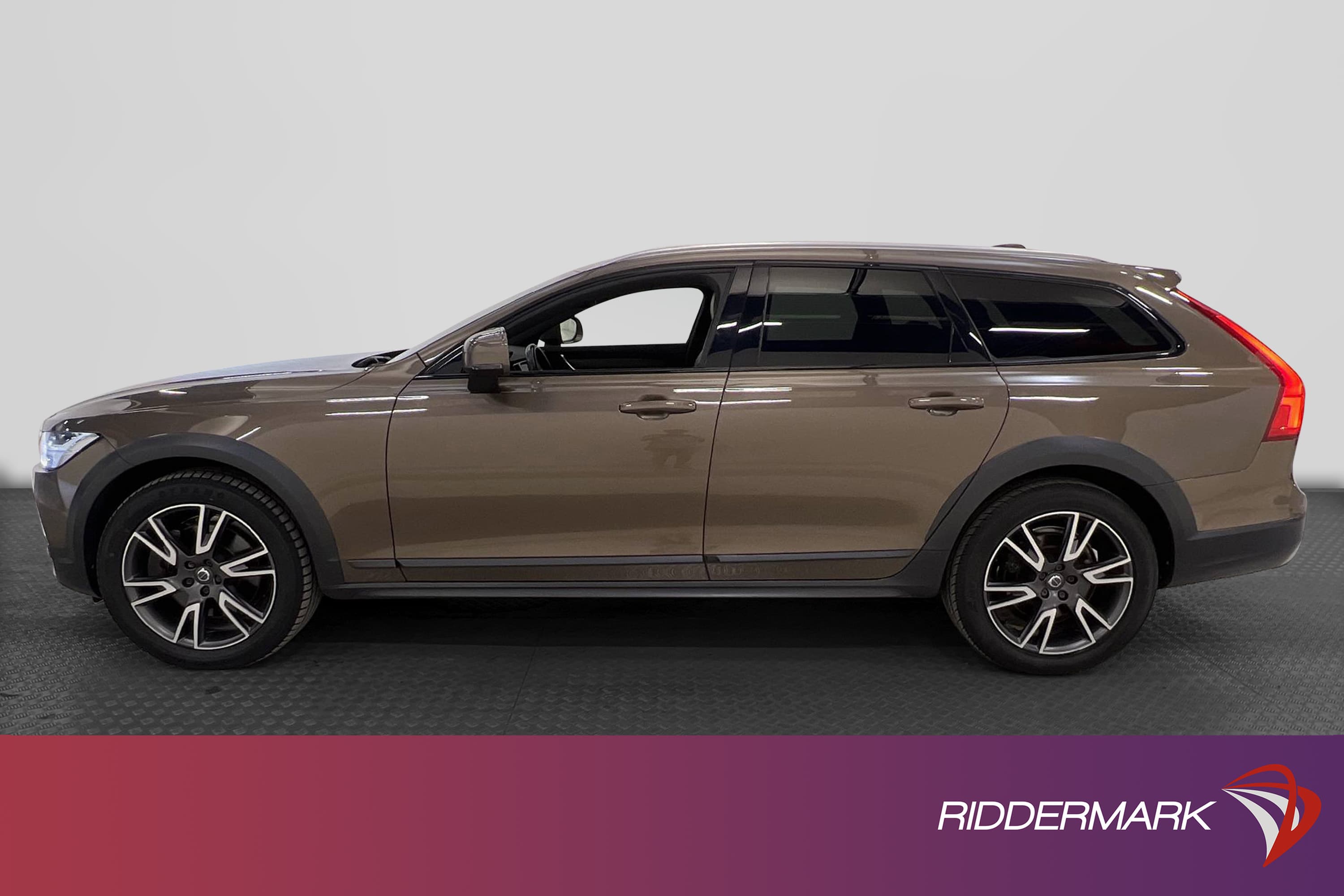 Volvo V90 CrossCountry D5 AWD 235hk